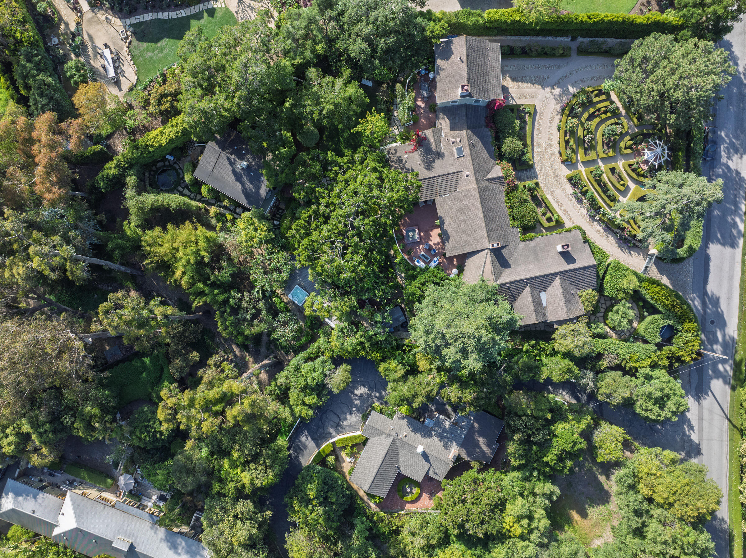 Santa Barbara, California 93108, United States, 5 Bedrooms Bedrooms, ,5 BathroomsBathrooms,Residential,Active,129224