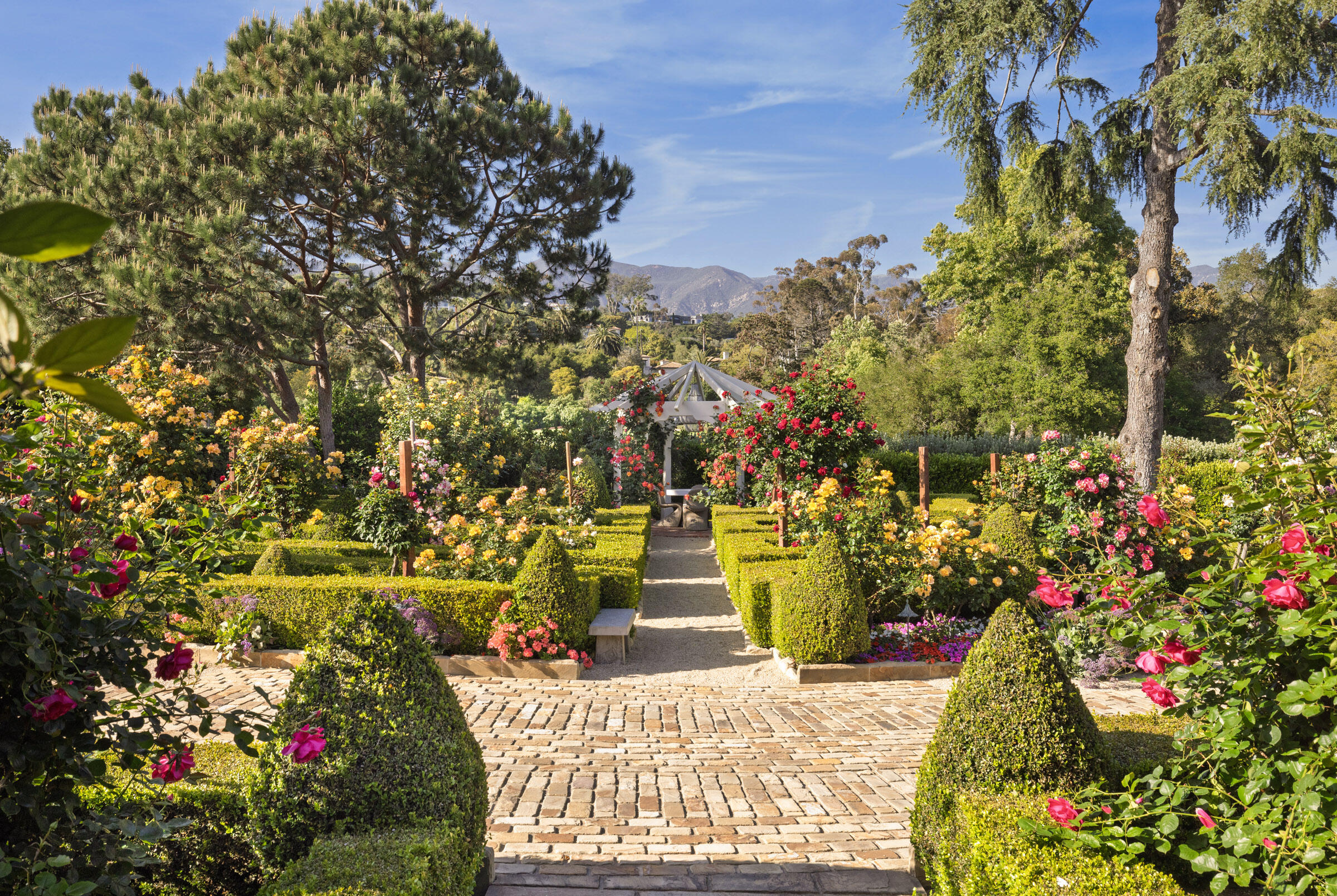 Santa Barbara, California 93108, United States, 5 Bedrooms Bedrooms, ,5 BathroomsBathrooms,Residential,Active,129224