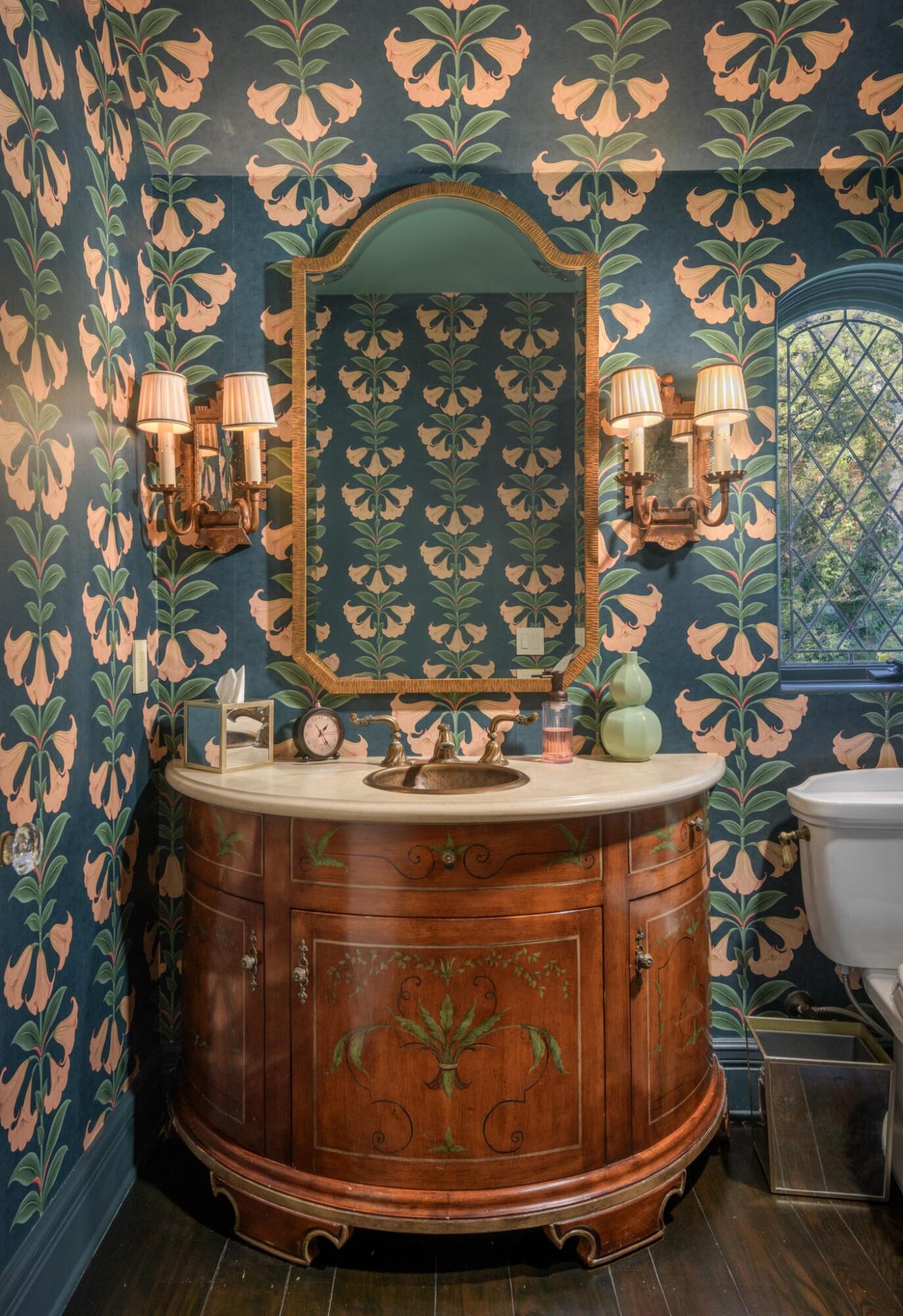 Santa Barbara, California 93108, United States, 6 Bedrooms Bedrooms, ,7 BathroomsBathrooms,Residential,Active,91159