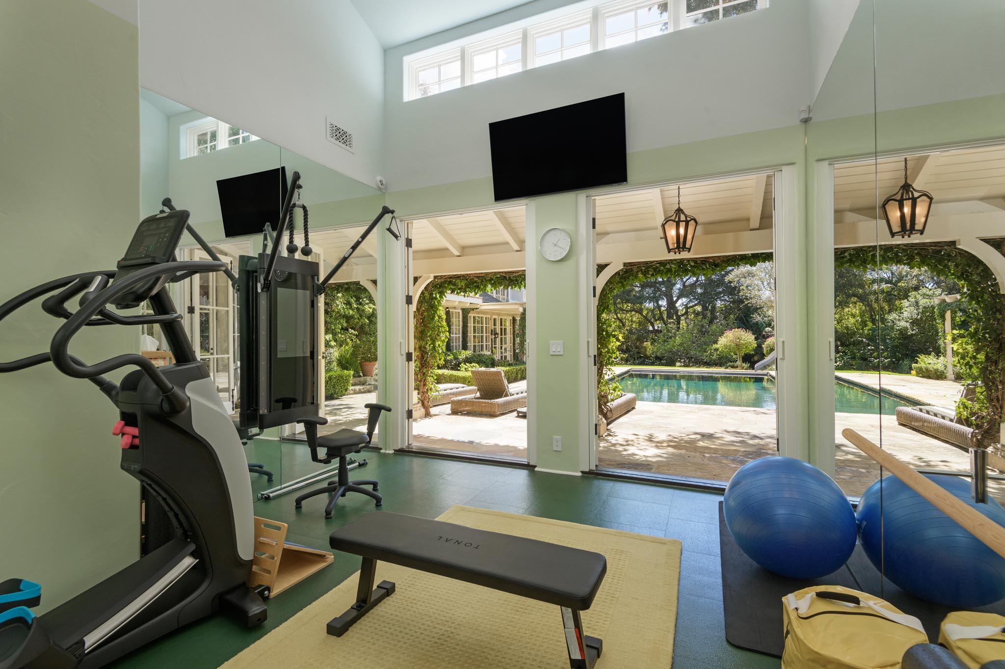 Santa Barbara, California 93108, United States, 6 Bedrooms Bedrooms, ,7 BathroomsBathrooms,Residential,Active,91159