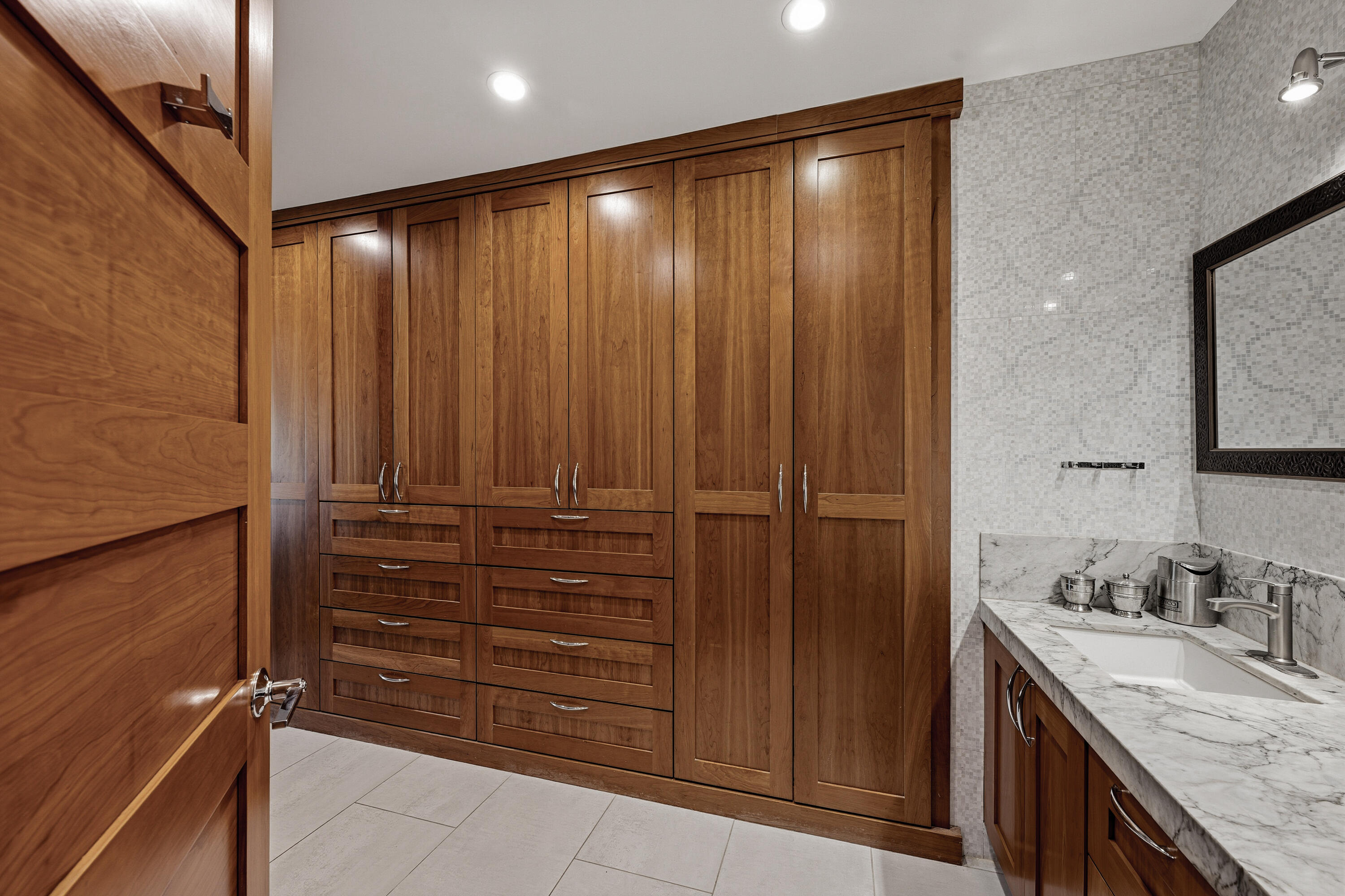 Goleta, California 93117, United States, 5 Bedrooms Bedrooms, ,4 BathroomsBathrooms,Residential,Active,250296