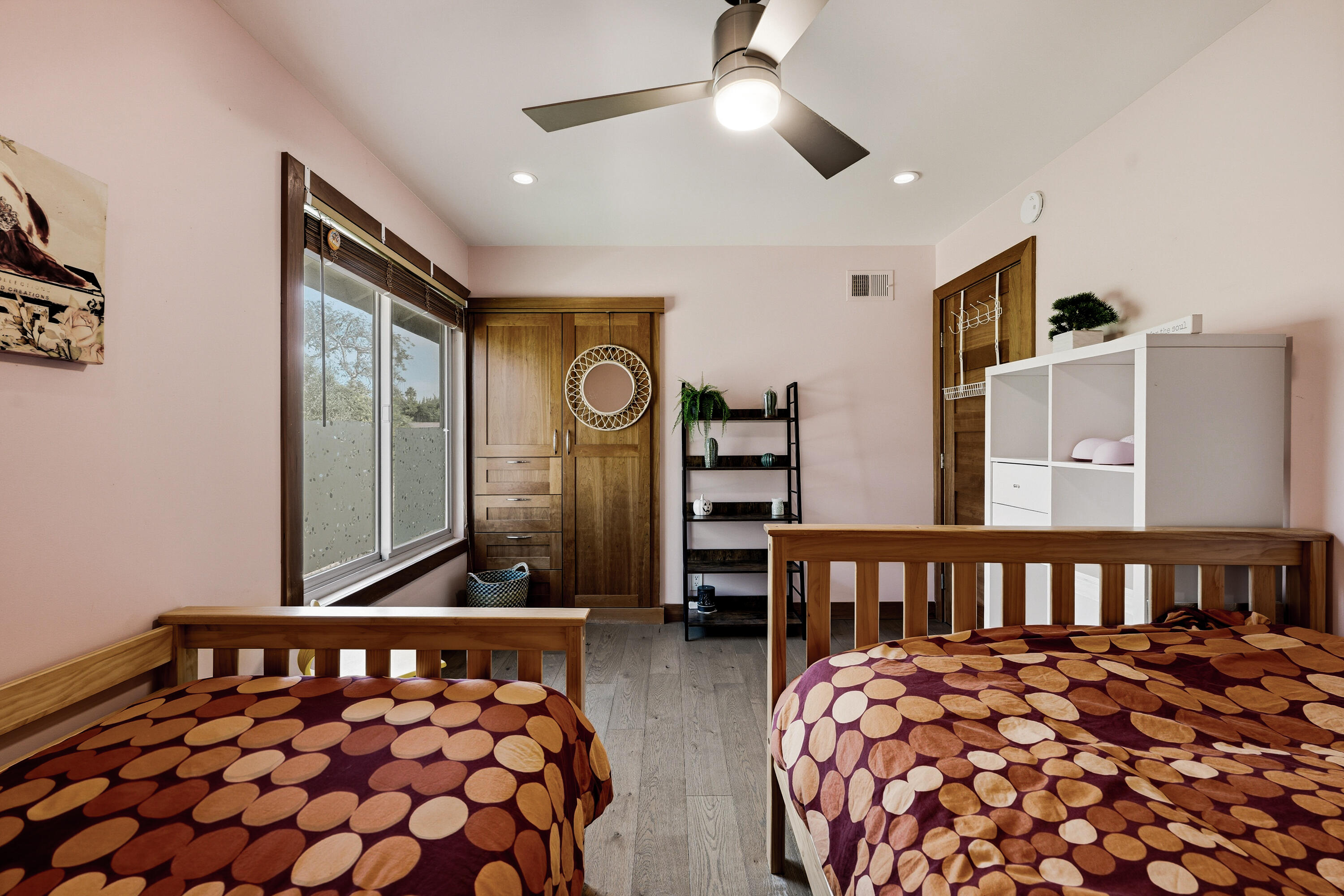 Goleta, California 93117, United States, 5 Bedrooms Bedrooms, ,4 BathroomsBathrooms,Residential,Active,250296