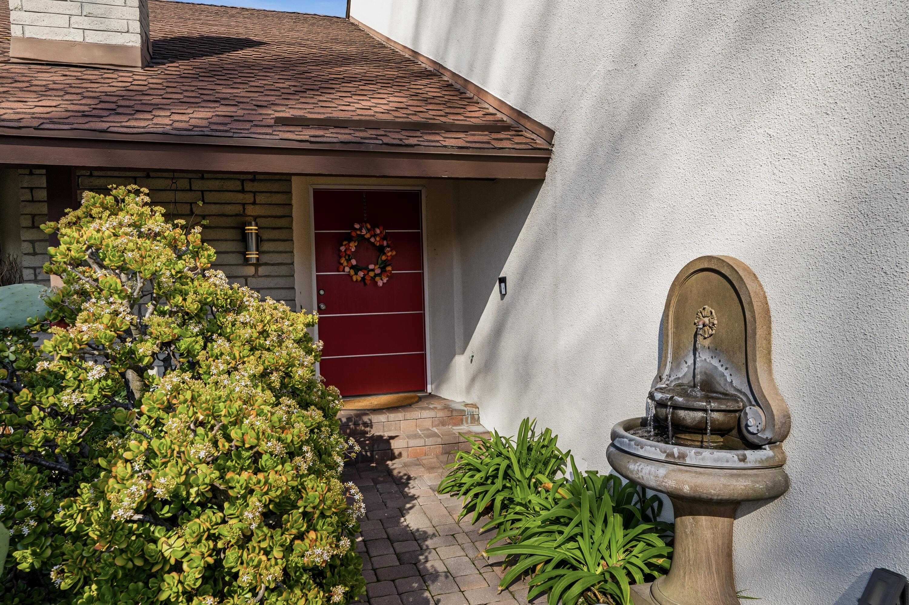 Goleta, California 93117, United States, 5 Bedrooms Bedrooms, ,4 BathroomsBathrooms,Residential,Active,250296