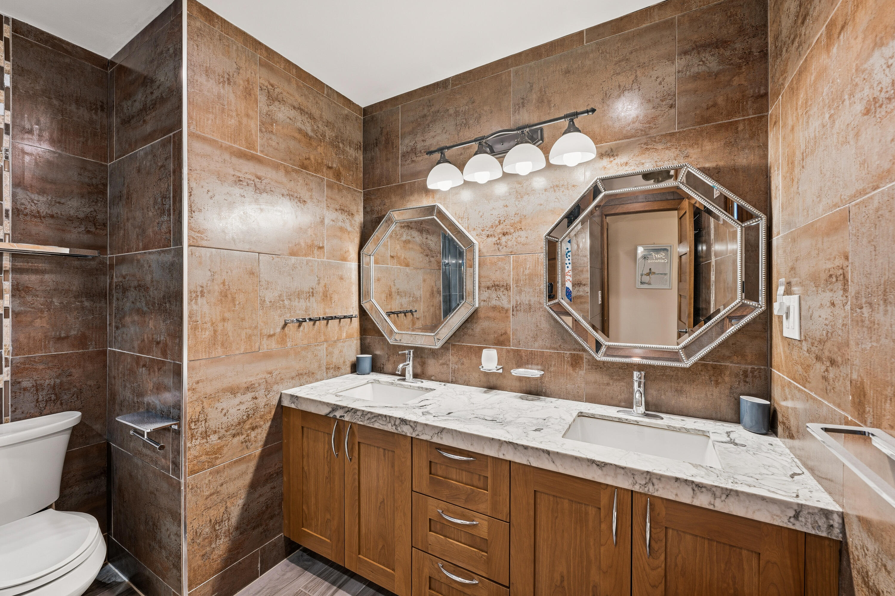 Goleta, California 93117, United States, 5 Bedrooms Bedrooms, ,4 BathroomsBathrooms,Residential,Active,250296