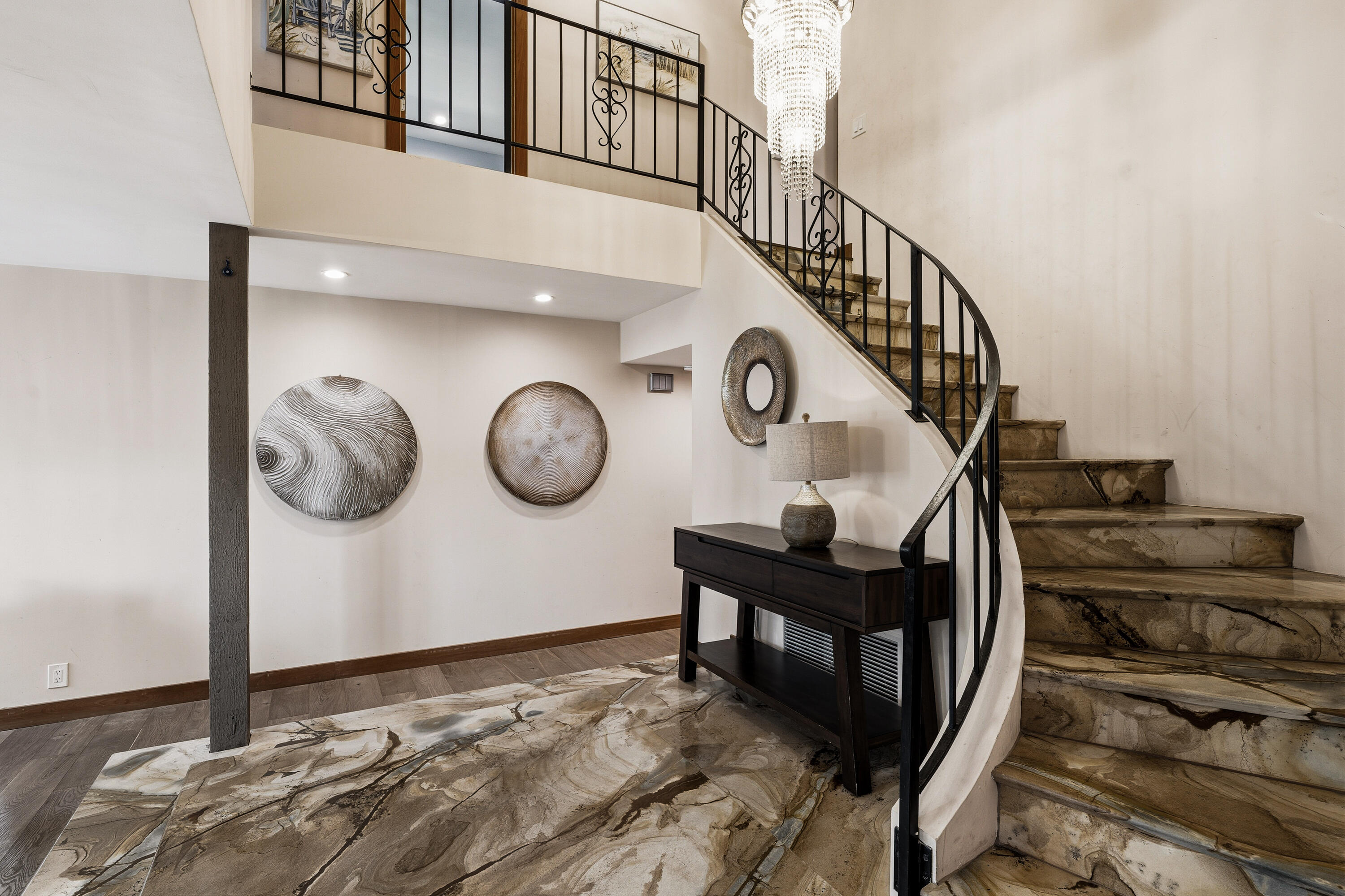 Goleta, California 93117, United States, 5 Bedrooms Bedrooms, ,4 BathroomsBathrooms,Residential,Active,250296