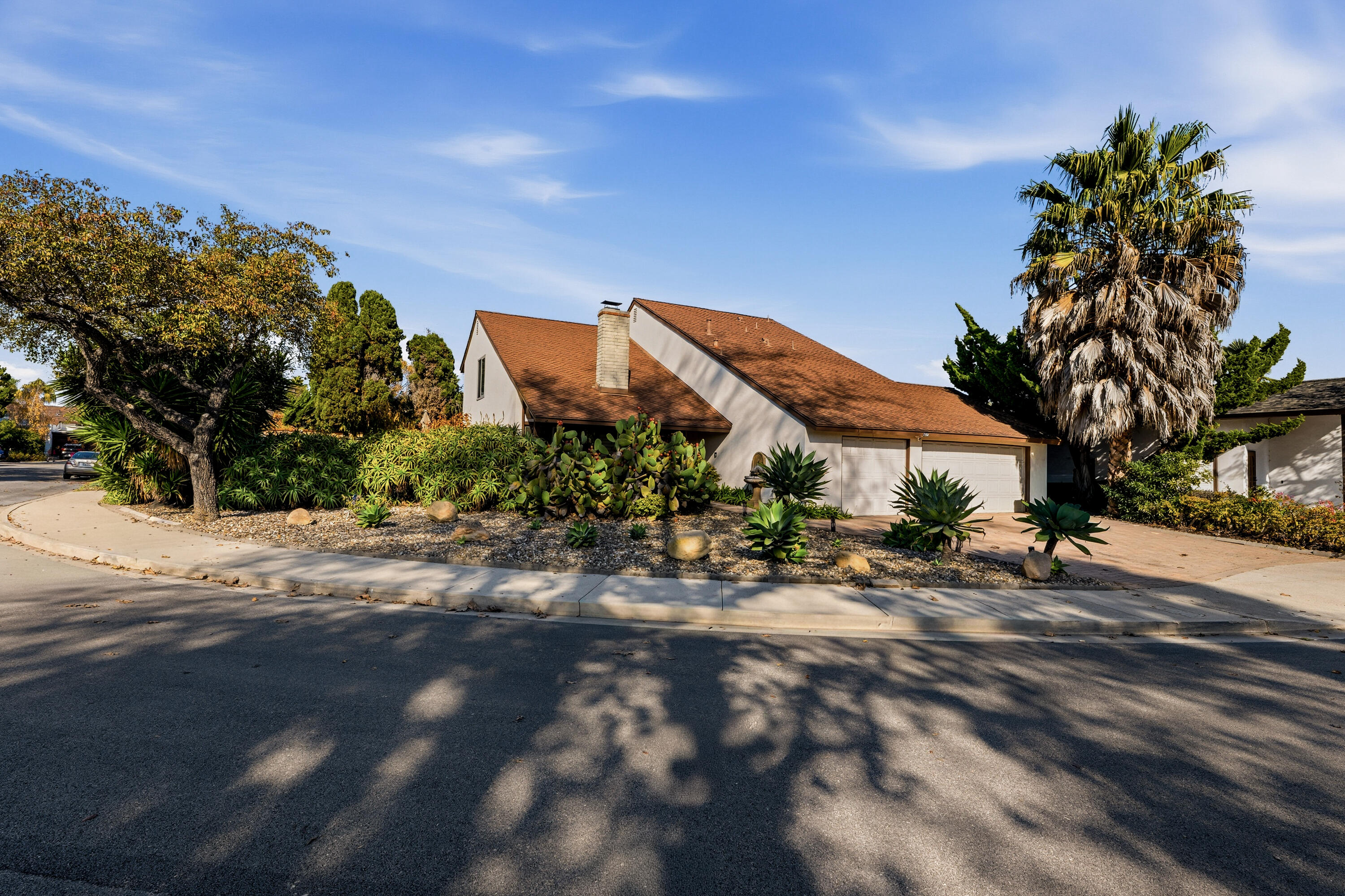 Goleta, California 93117, United States, 5 Bedrooms Bedrooms, ,4 BathroomsBathrooms,Residential,Active,250296