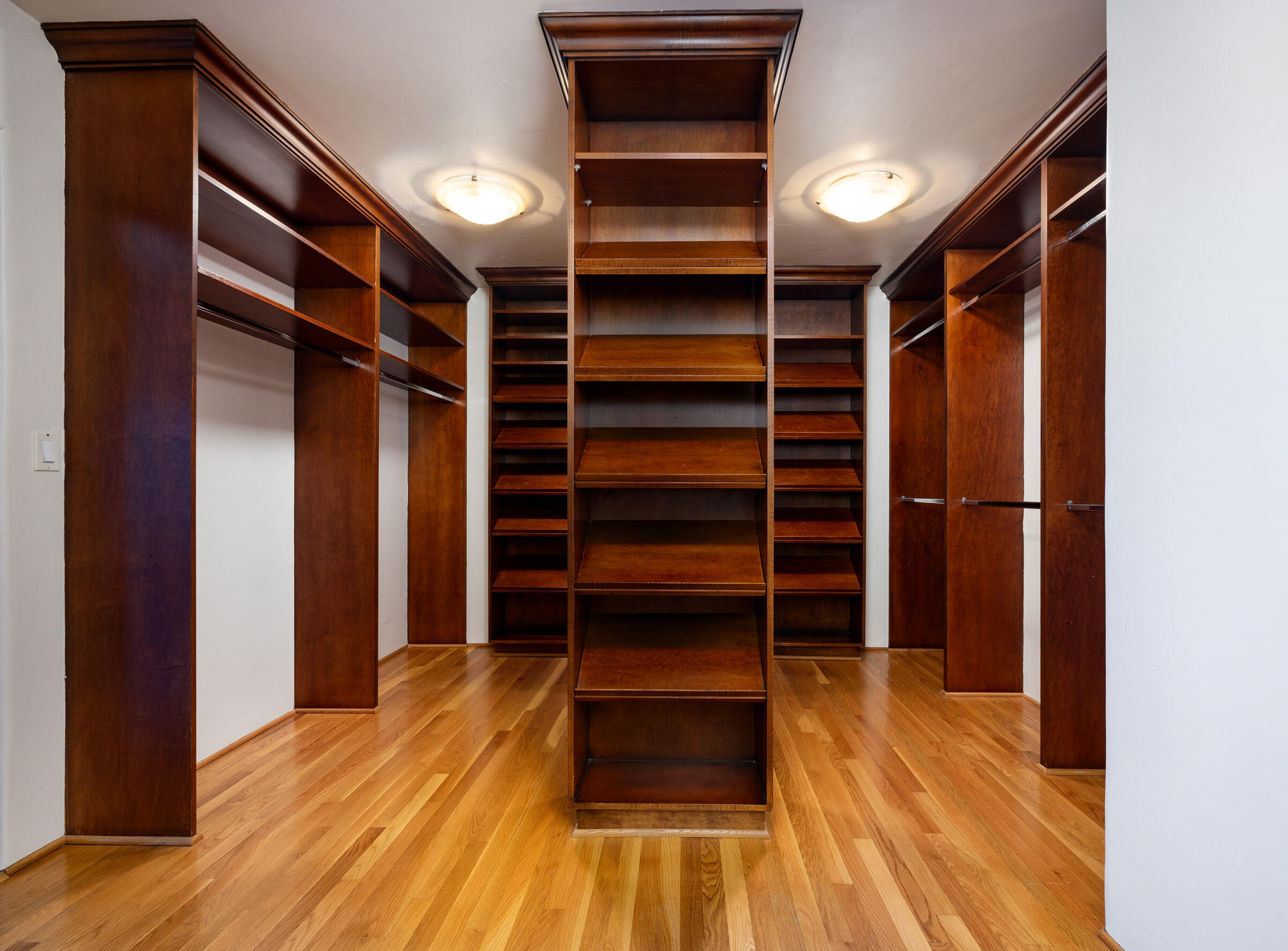 Montecito, California 93108, United States, 5 Bedrooms Bedrooms, ,6 BathroomsBathrooms,Residential,Active,170085