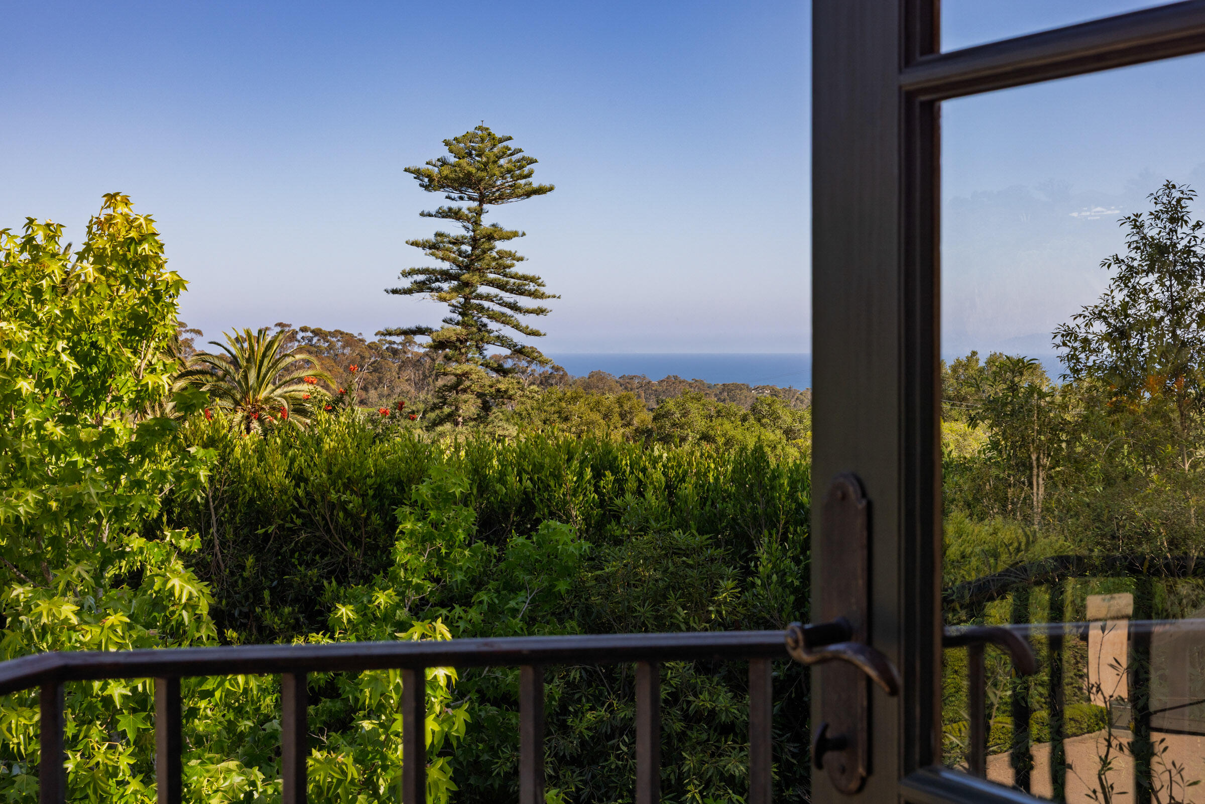 Montecito, California 93108, United States, 5 Bedrooms Bedrooms, ,6 BathroomsBathrooms,Residential,Active,170085