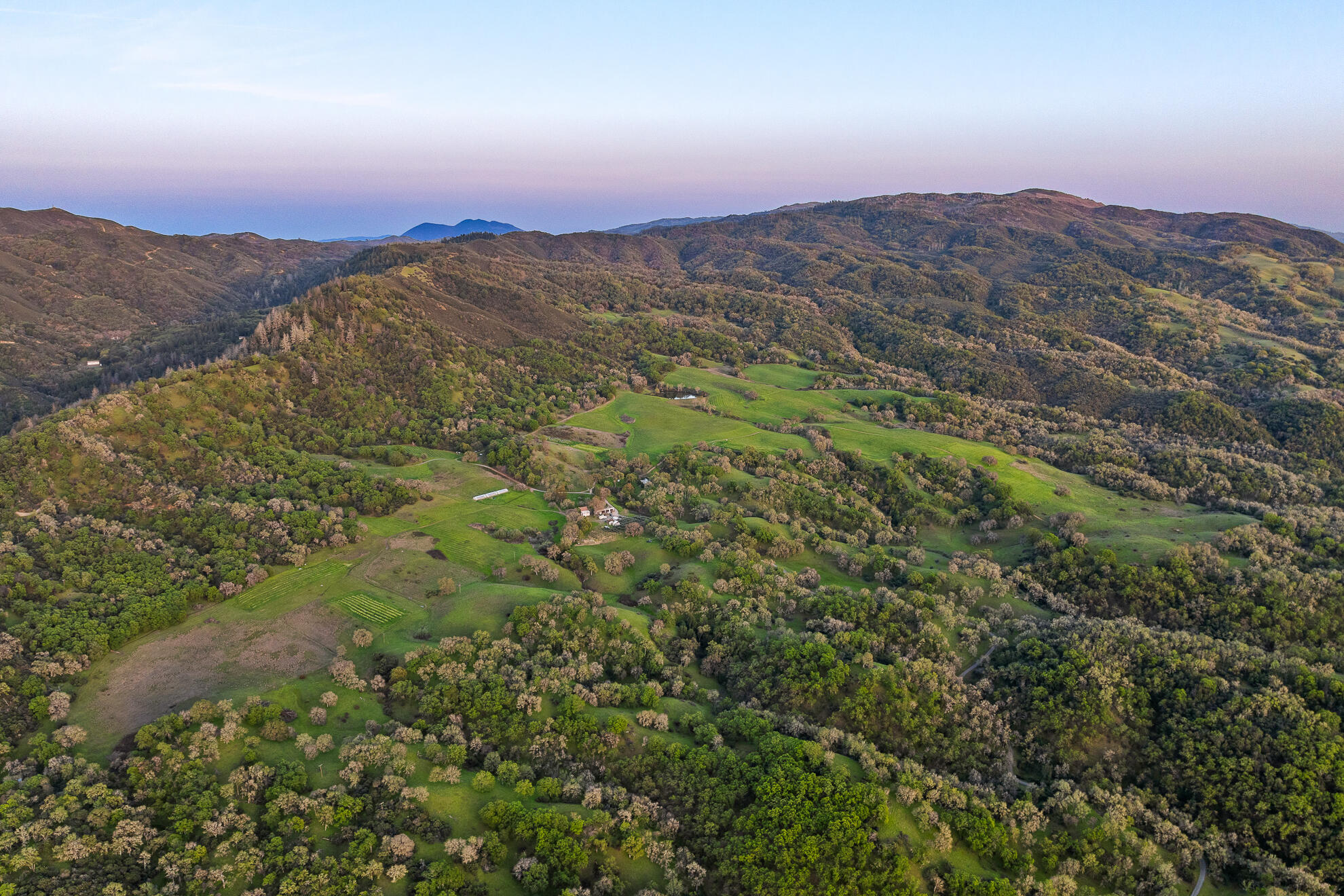 Out Of Area, California 95481, United States, 4 Bedrooms Bedrooms, ,3 BathroomsBathrooms,Residential,Active,125180