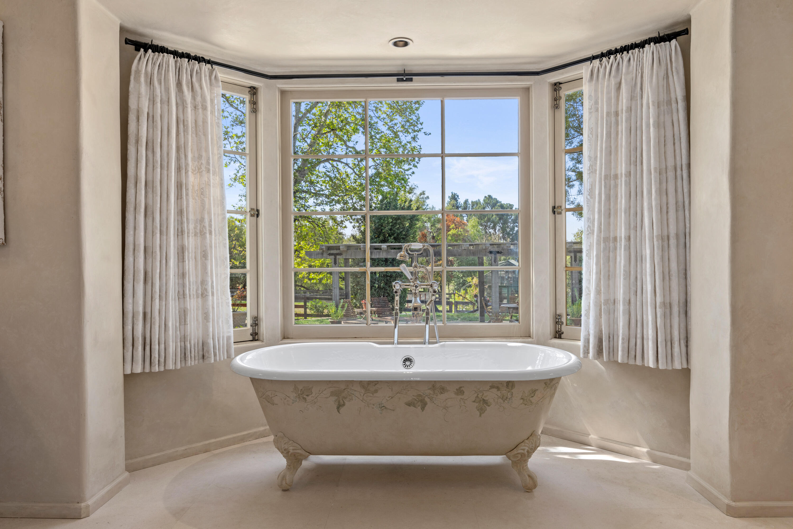 Los Olivos, California 93460, United States, 3 Bedrooms Bedrooms, ,5 BathroomsBathrooms,Residential,Active,122901