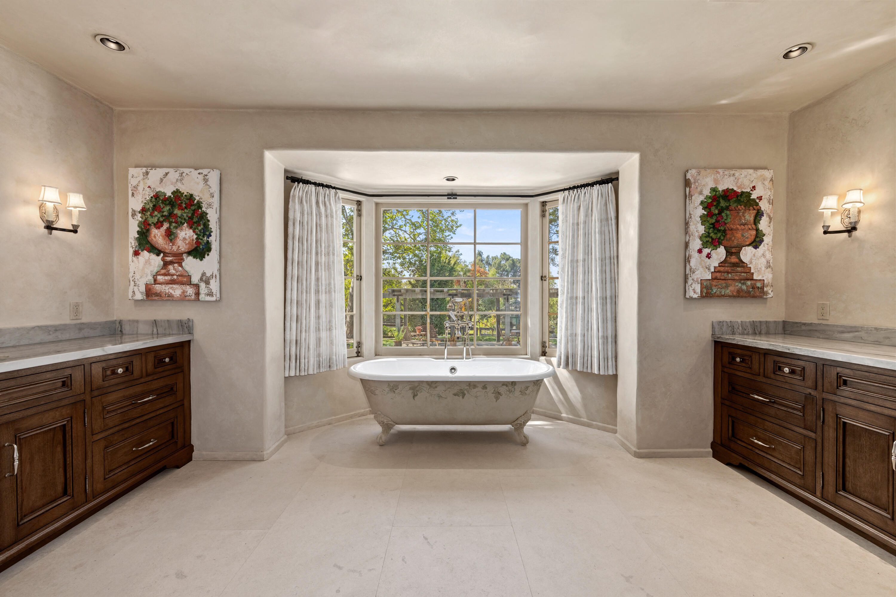 Los Olivos, California 93460, United States, 3 Bedrooms Bedrooms, ,5 BathroomsBathrooms,Residential,Active,122901