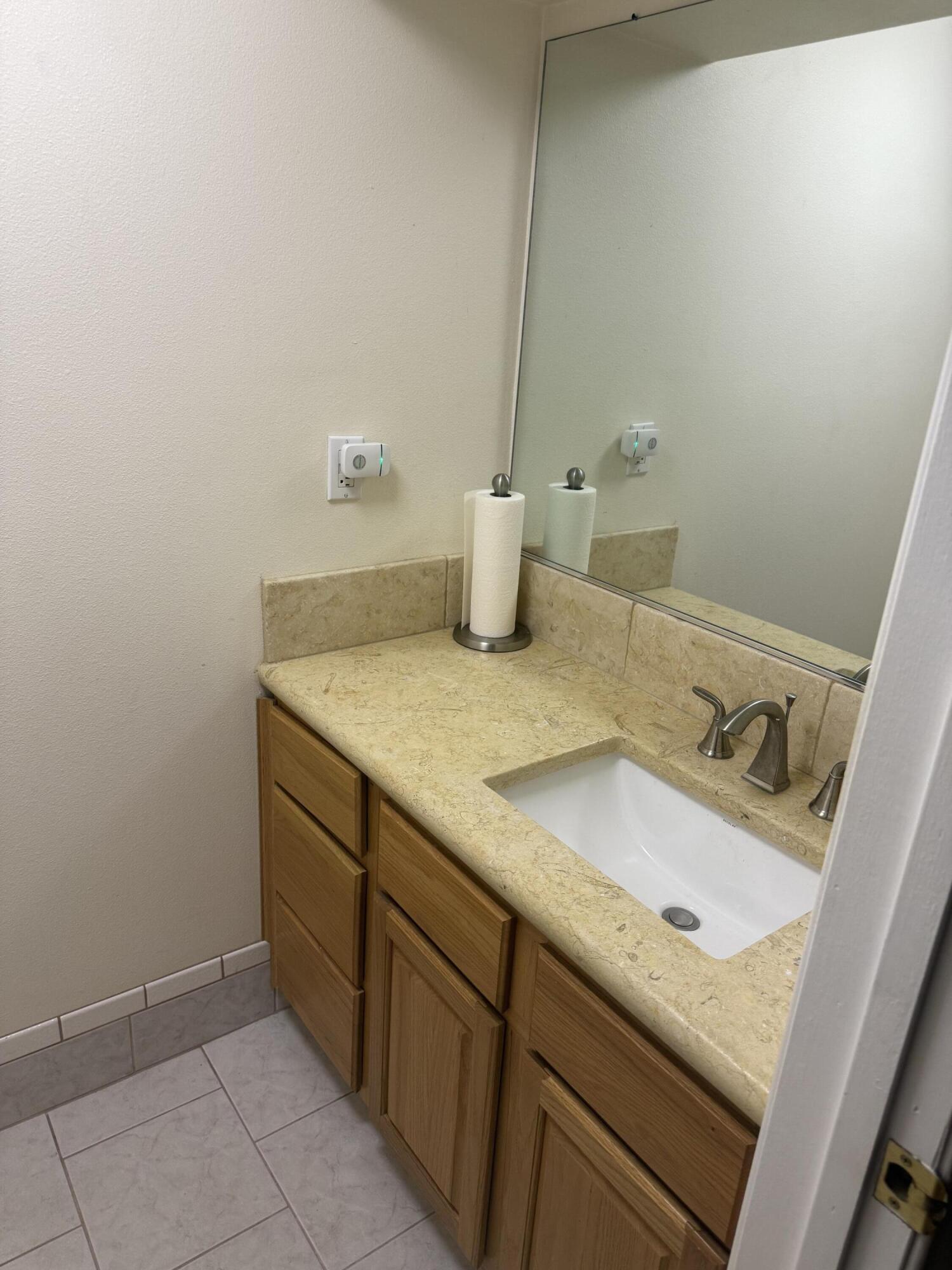 Santa Barbara, California 93117, United States, ,1 BathroomBathrooms,Residential,Active,218040