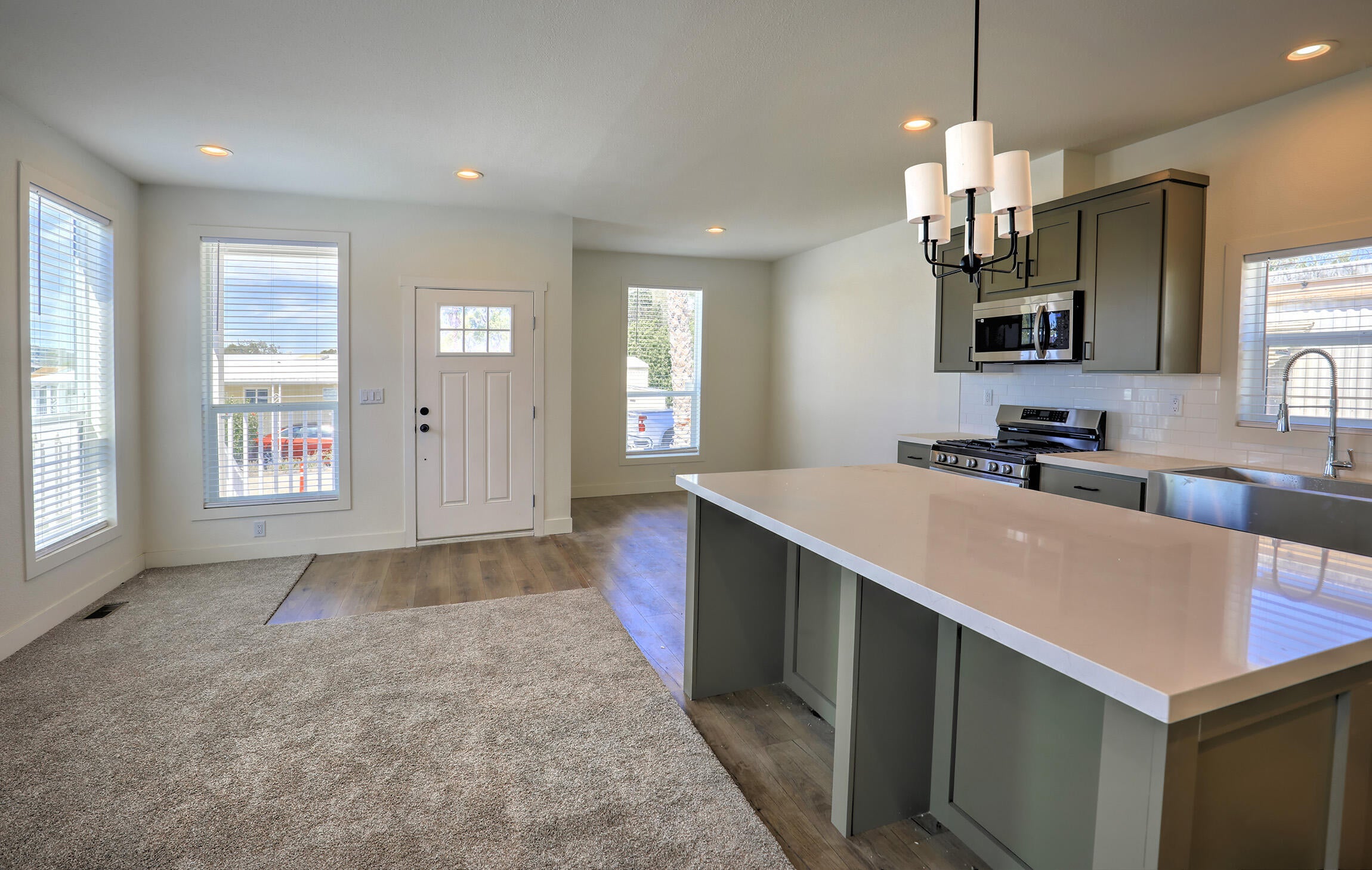 4025 State Street Spc 33