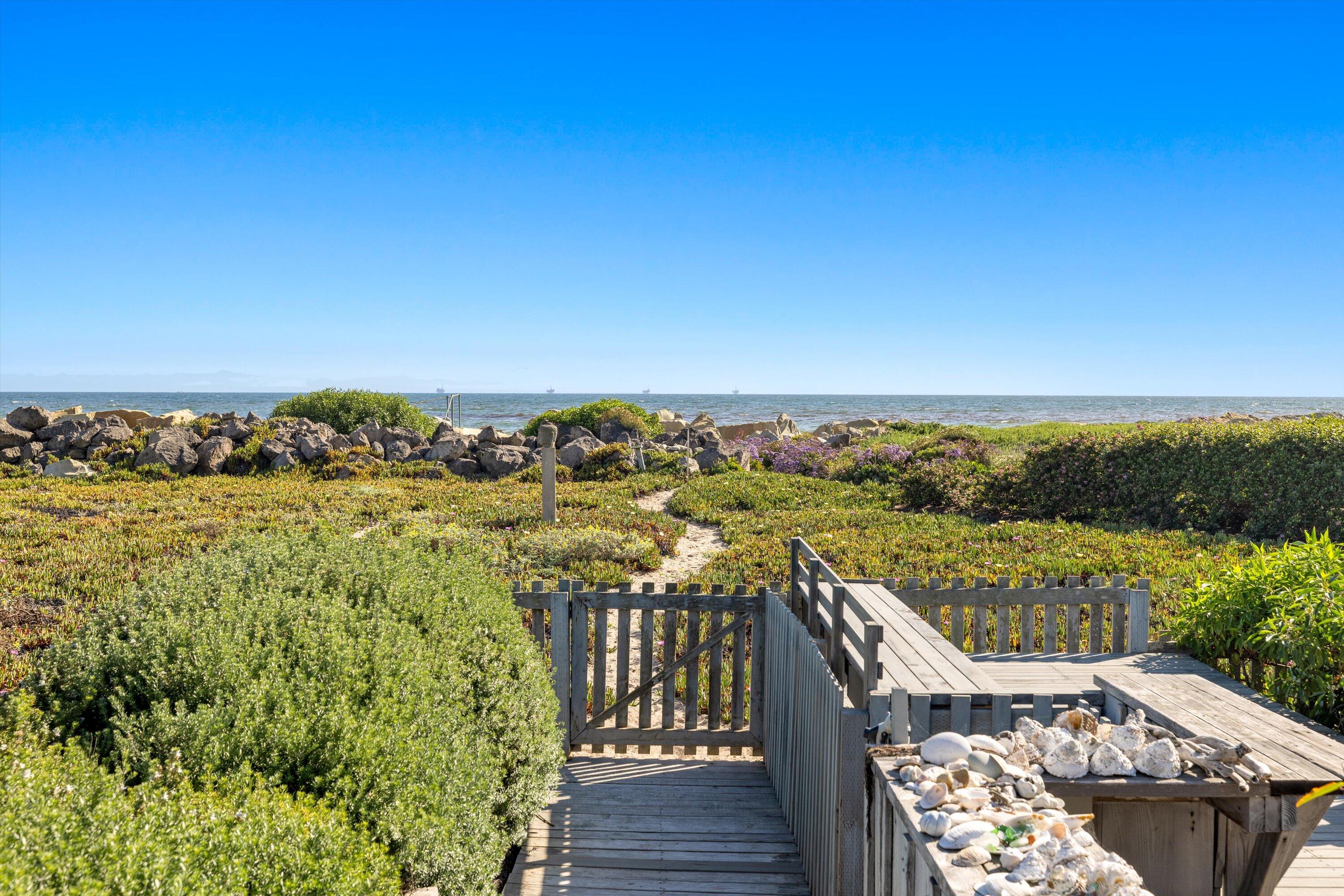 Carpinteria, California 93013, United States, 4 Bedrooms Bedrooms, ,3 BathroomsBathrooms,Residential,Active,47092