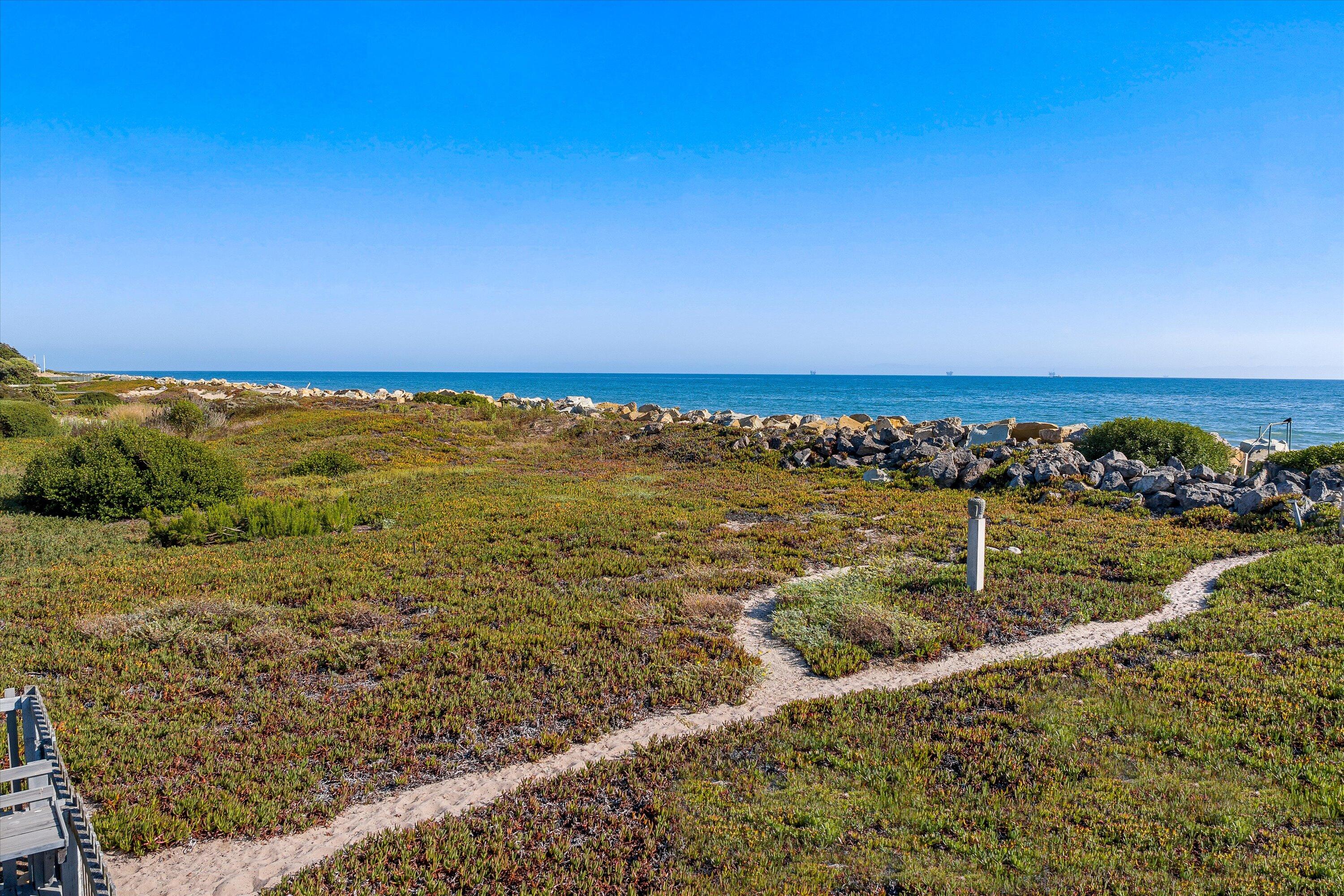 Carpinteria, California 93013, United States, 4 Bedrooms Bedrooms, ,3 BathroomsBathrooms,Residential,Active,47092