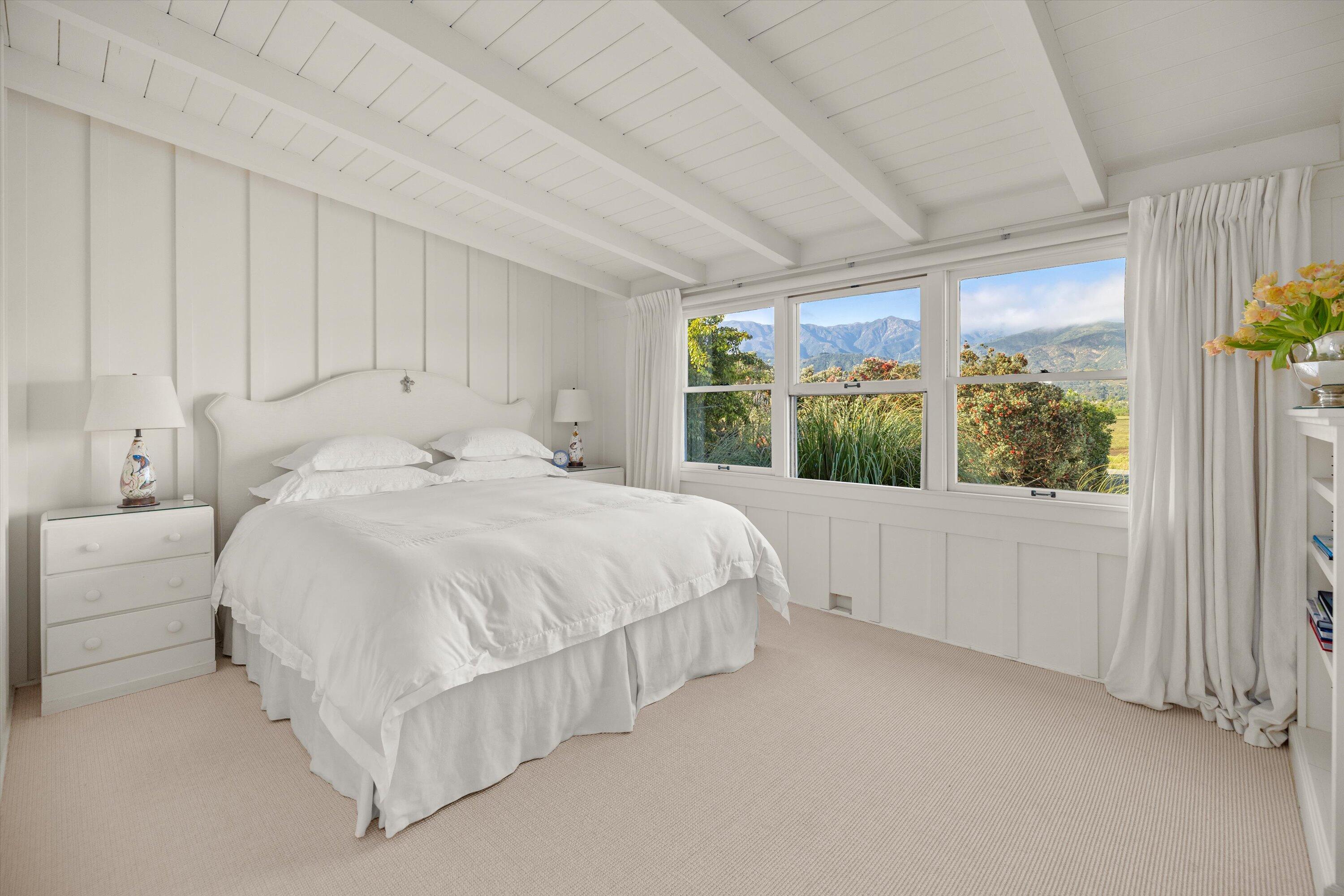 Carpinteria, California 93013, United States, 4 Bedrooms Bedrooms, ,3 BathroomsBathrooms,Residential,Active,47092