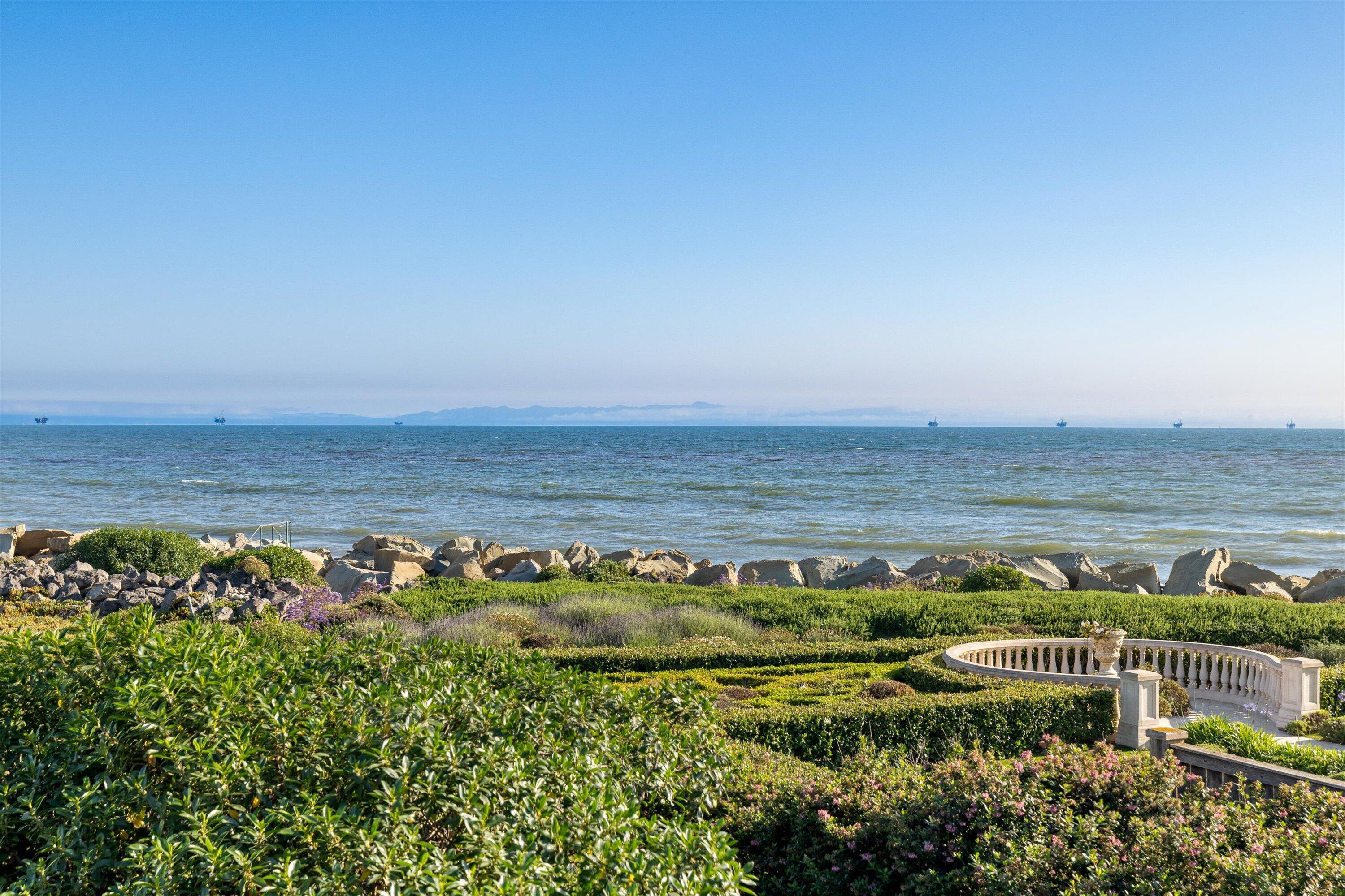 Carpinteria, California 93013, United States, 4 Bedrooms Bedrooms, ,3 BathroomsBathrooms,Residential,Active,47092