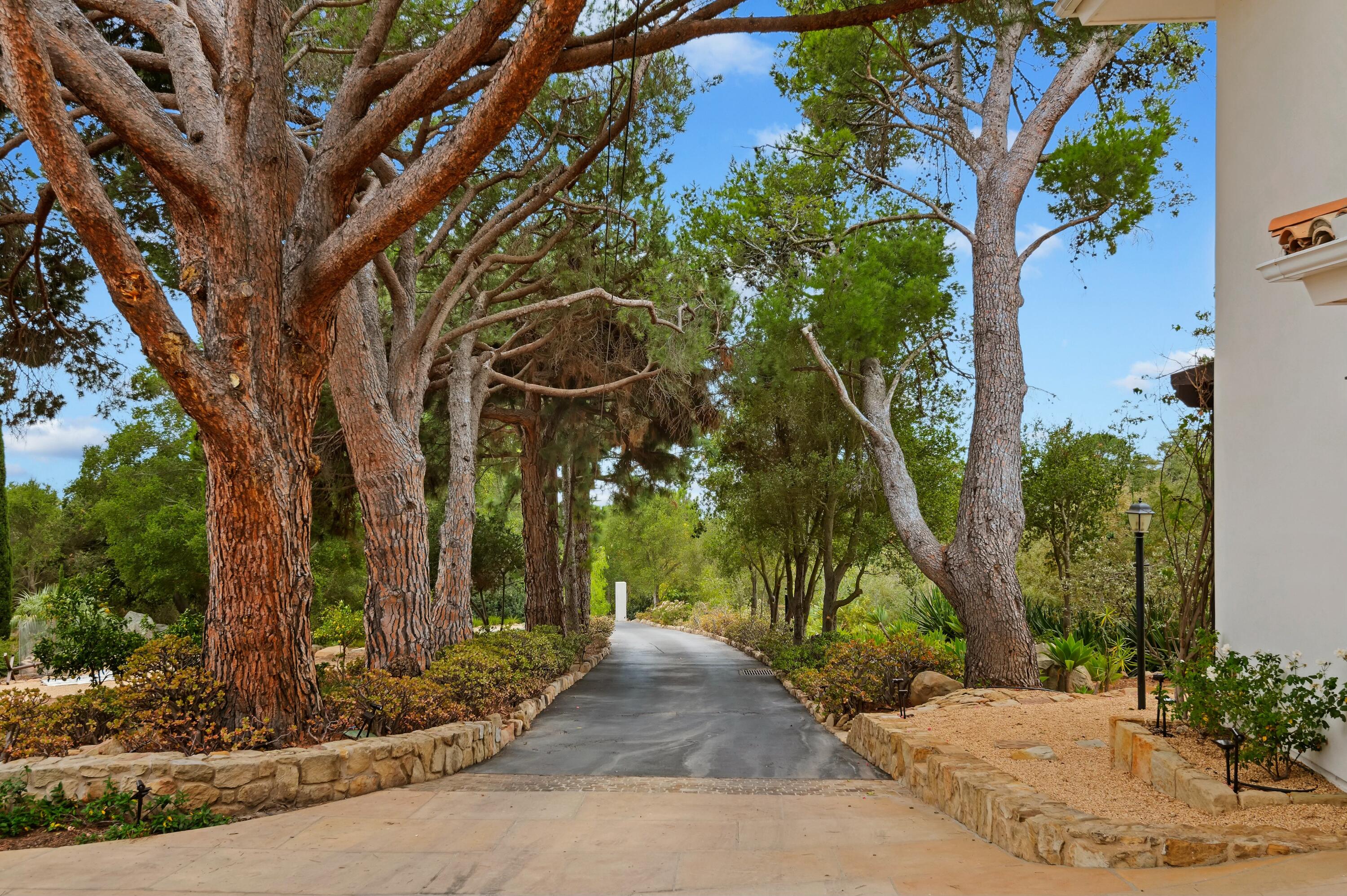 Santa Barbara, California 93108, United States, 6 Bedrooms Bedrooms, ,7 BathroomsBathrooms,Residential,Active,11195