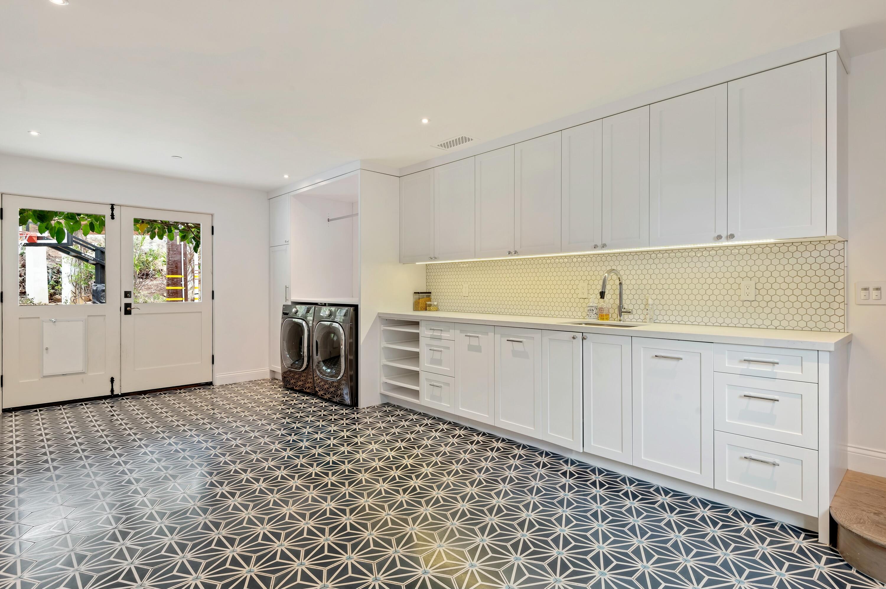 Santa Barbara, California 93108, United States, 6 Bedrooms Bedrooms, ,7 BathroomsBathrooms,Residential,Active,11195