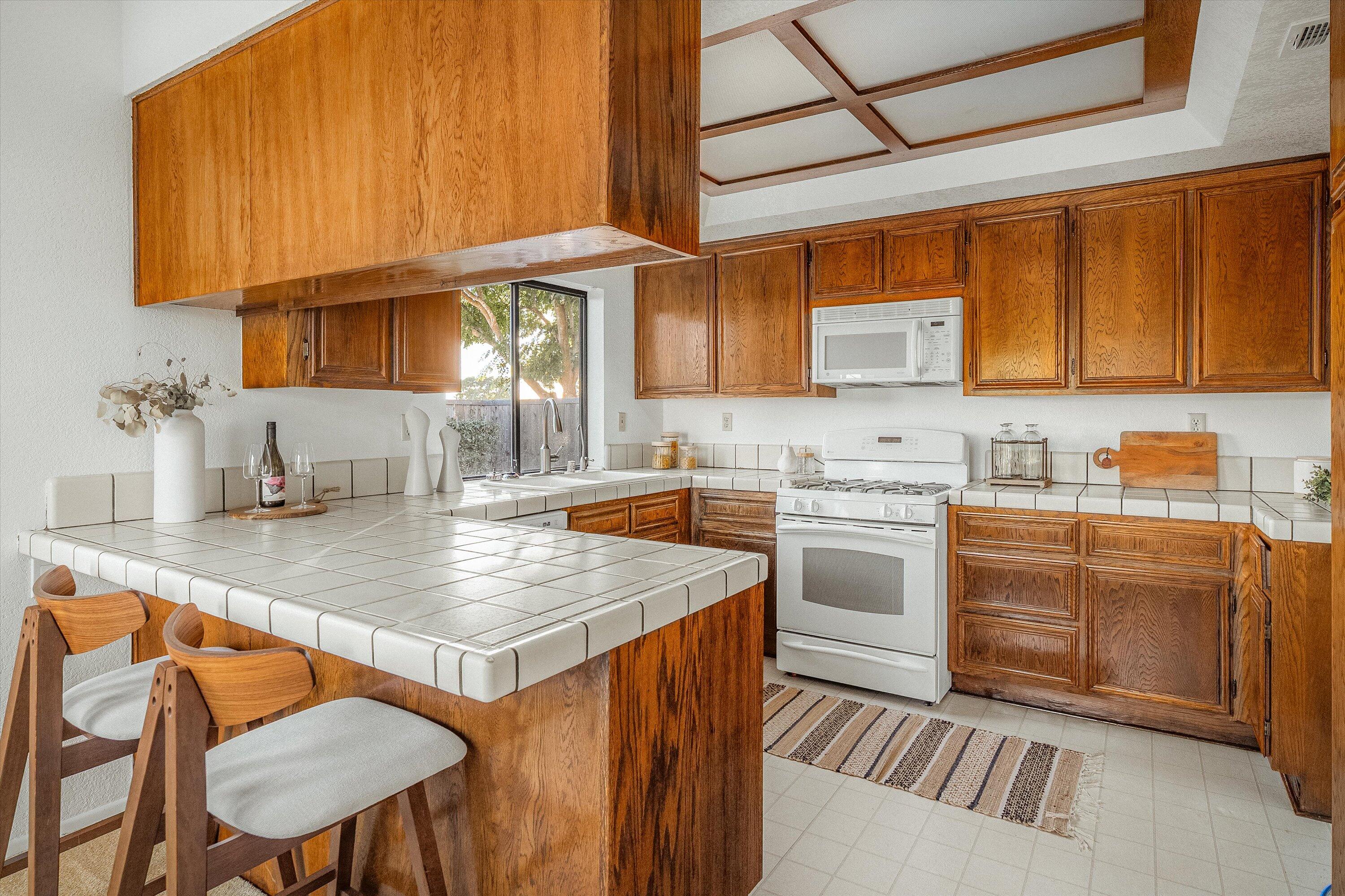 Santa Barbara, California 93110, United States, 3 Bedrooms Bedrooms, ,2 BathroomsBathrooms,Residential,Pending,253722