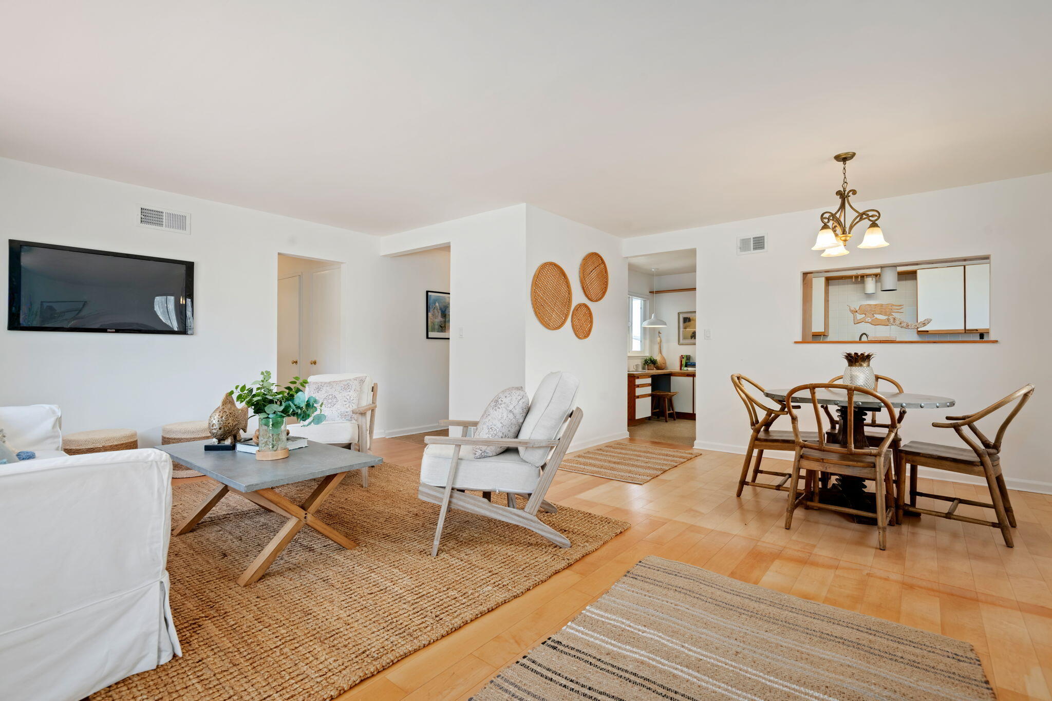 Goleta, California 93117, United States, 3 Bedrooms Bedrooms, ,2 BathroomsBathrooms,Residential,Active,170924