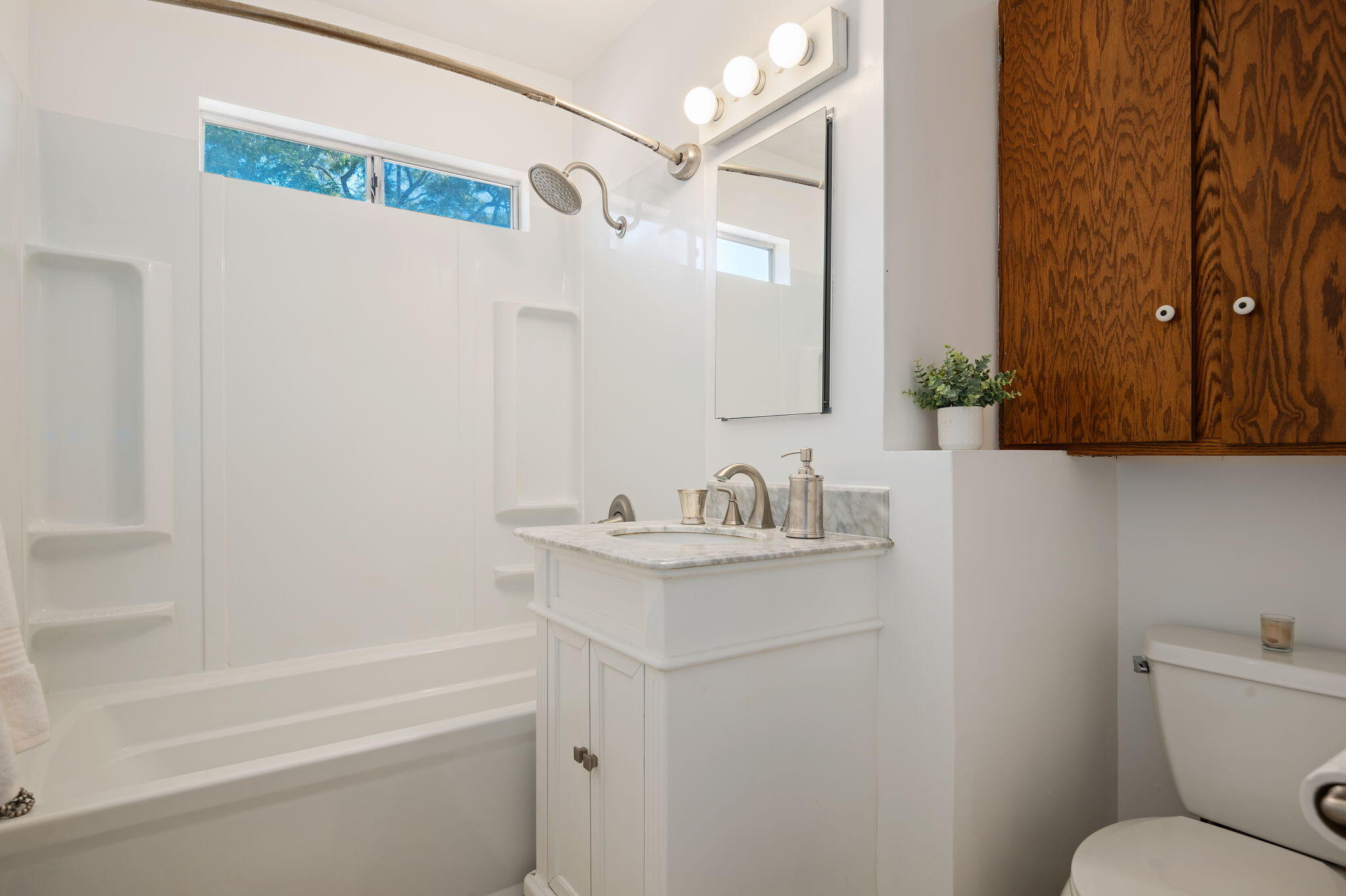 Goleta, California 93117, United States, 3 Bedrooms Bedrooms, ,2 BathroomsBathrooms,Residential,Active,170924