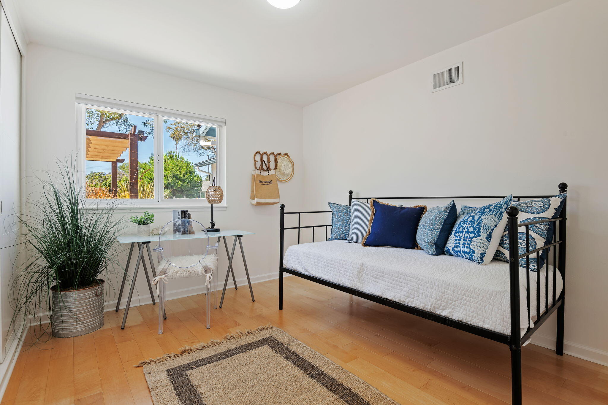 Goleta, California 93117, United States, 3 Bedrooms Bedrooms, ,2 BathroomsBathrooms,Residential,Active,170924