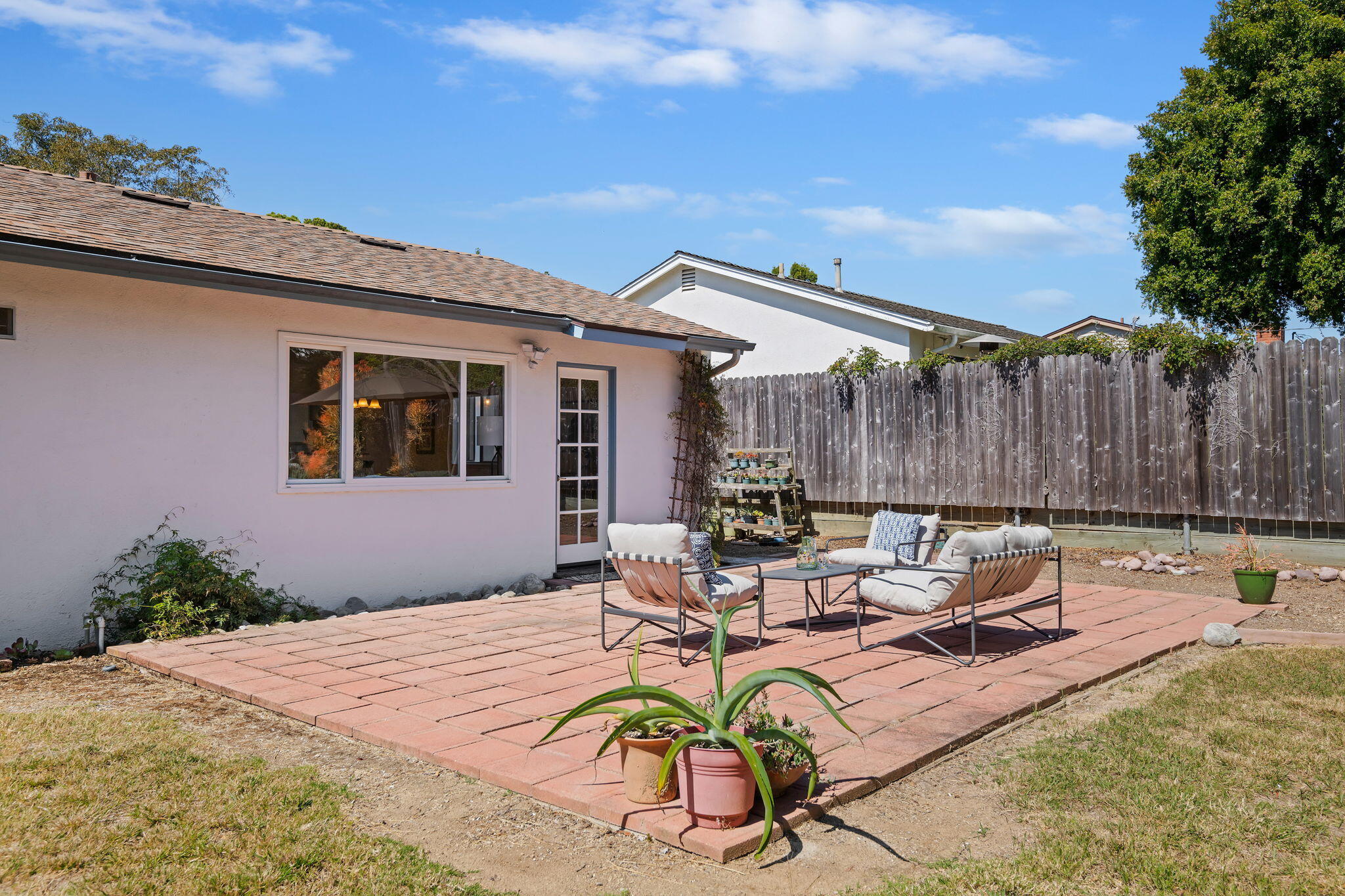 Goleta, California 93117, United States, 3 Bedrooms Bedrooms, ,2 BathroomsBathrooms,Residential,Active,170924