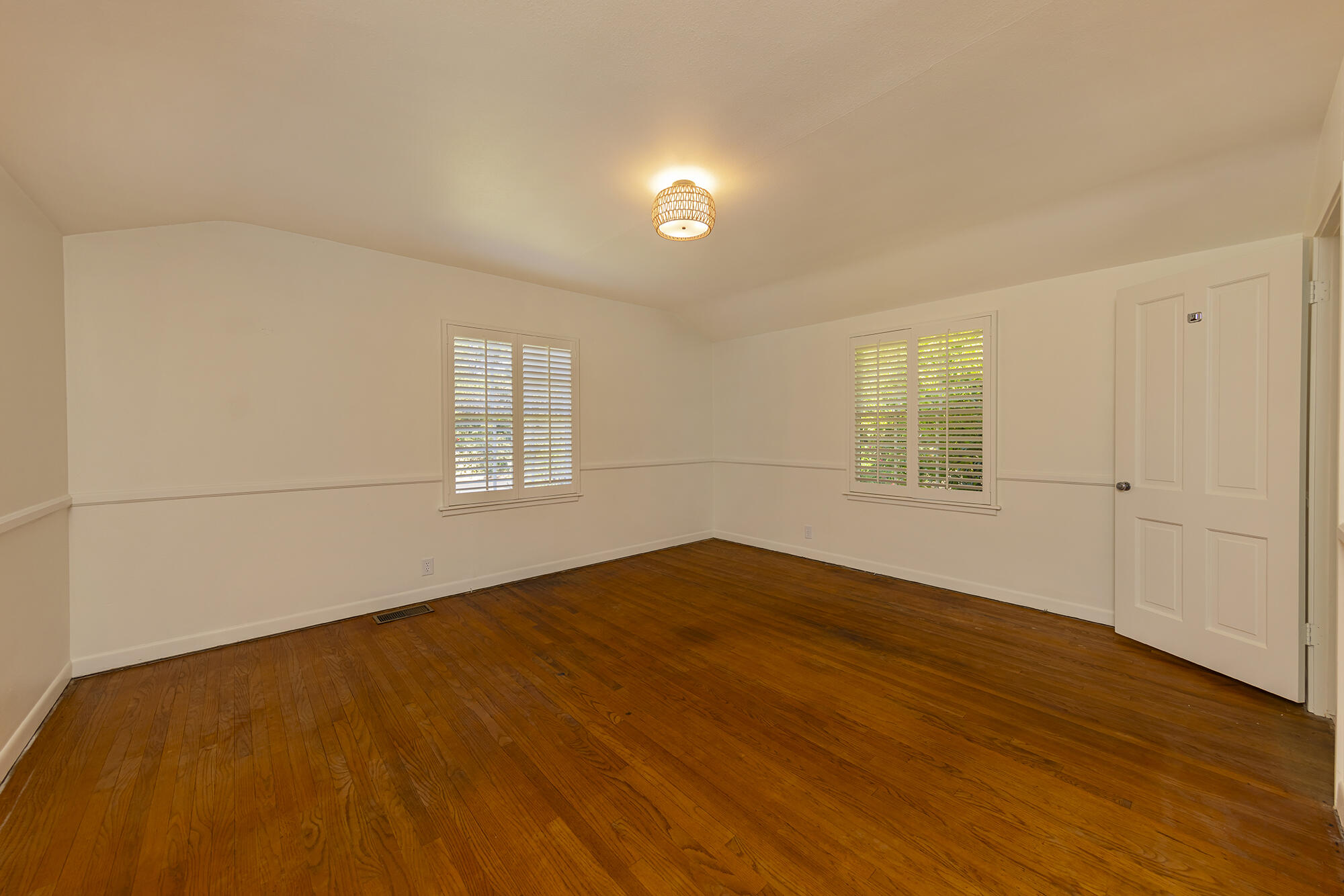 Ojai, California 93023, United States, 2 Bedrooms Bedrooms, ,2 BathroomsBathrooms,Residential,Active,173051