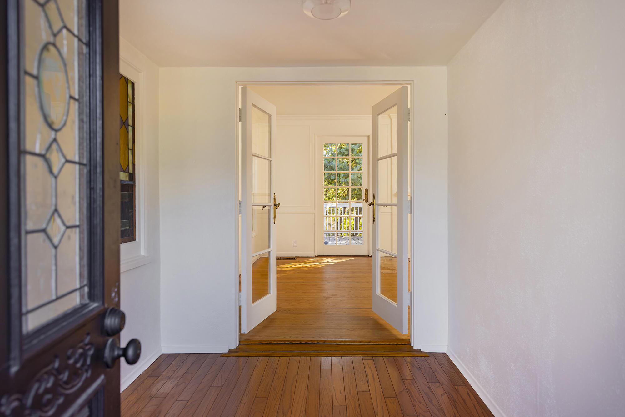 Ojai, California 93023, United States, 2 Bedrooms Bedrooms, ,2 BathroomsBathrooms,Residential,Active,173051