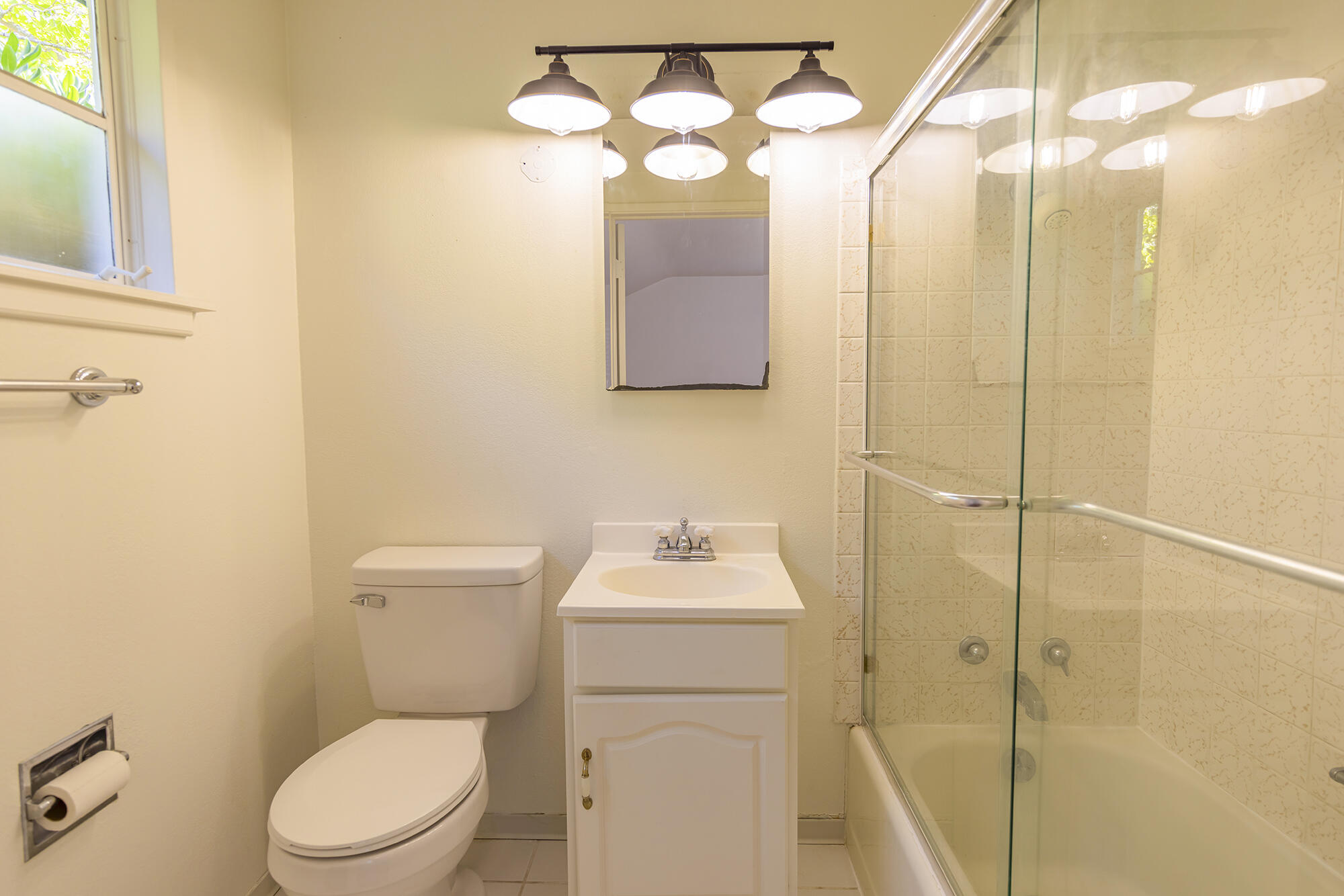 Ojai, California 93023, United States, 2 Bedrooms Bedrooms, ,2 BathroomsBathrooms,Residential,Active,173051