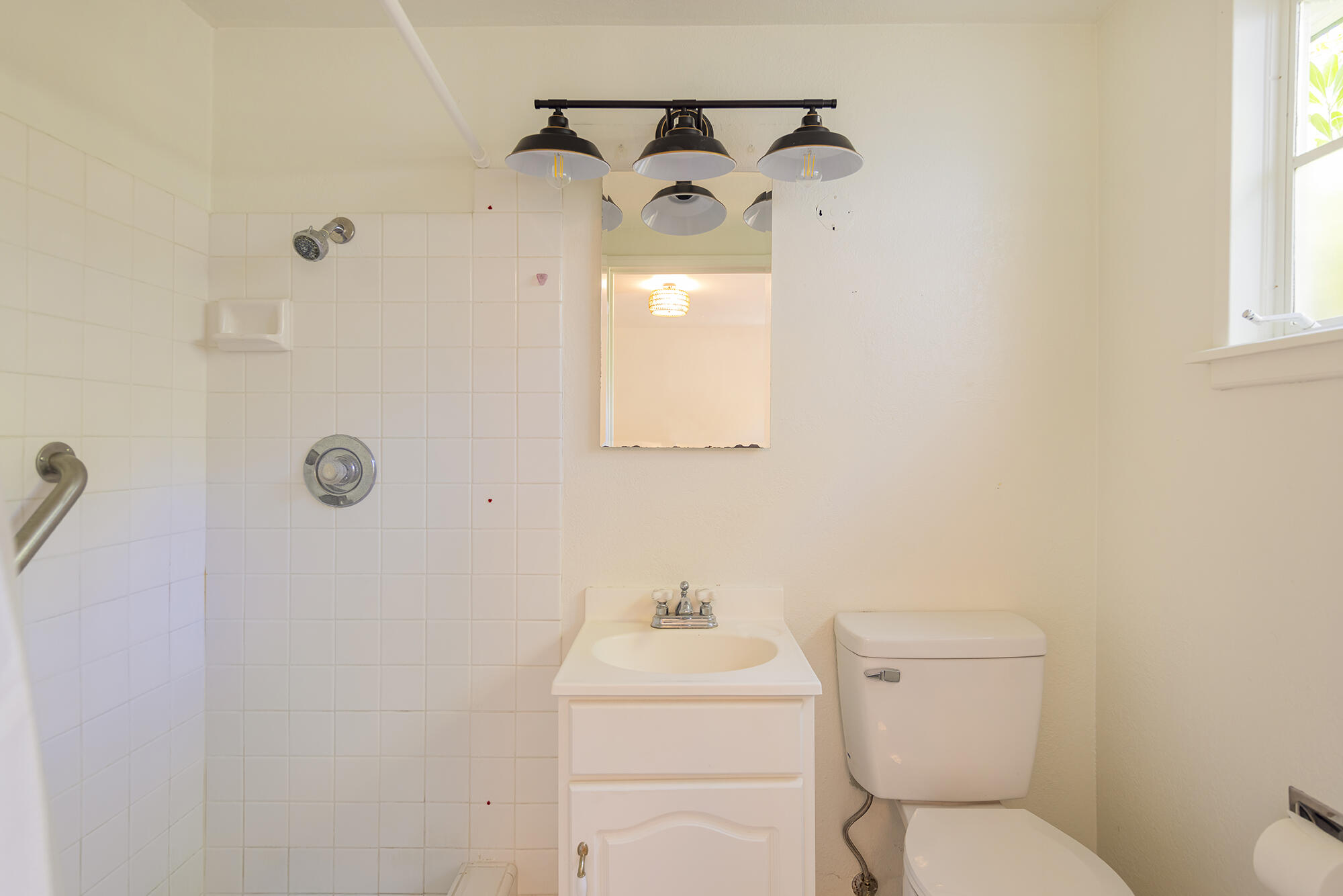 Ojai, California 93023, United States, 2 Bedrooms Bedrooms, ,2 BathroomsBathrooms,Residential,Active,173051