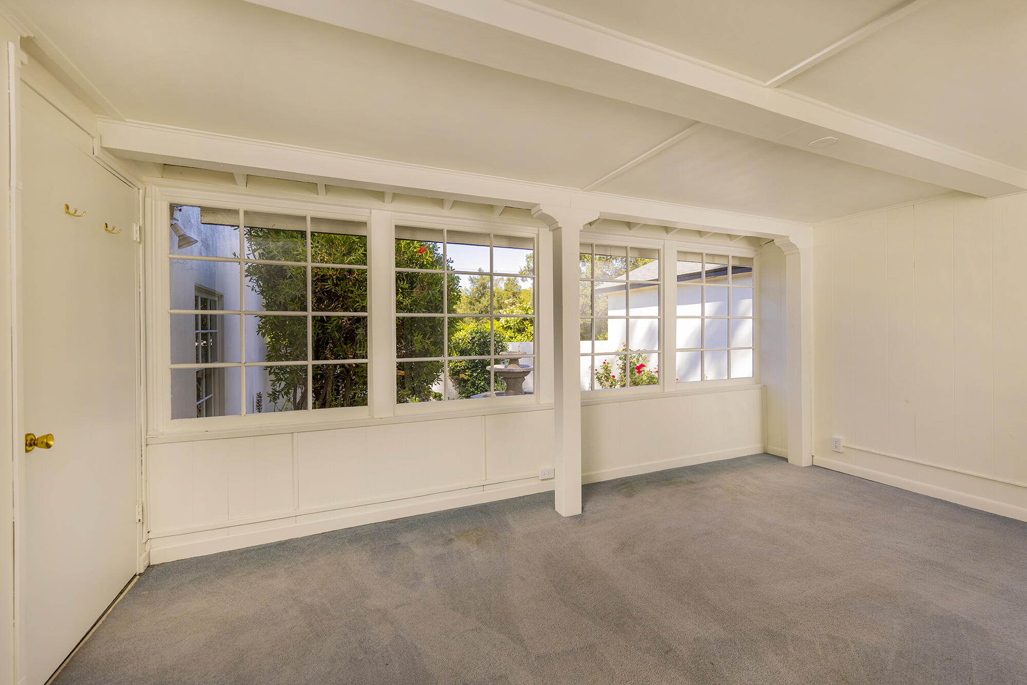 Ojai, California 93023, United States, 2 Bedrooms Bedrooms, ,2 BathroomsBathrooms,Residential,Active,173051