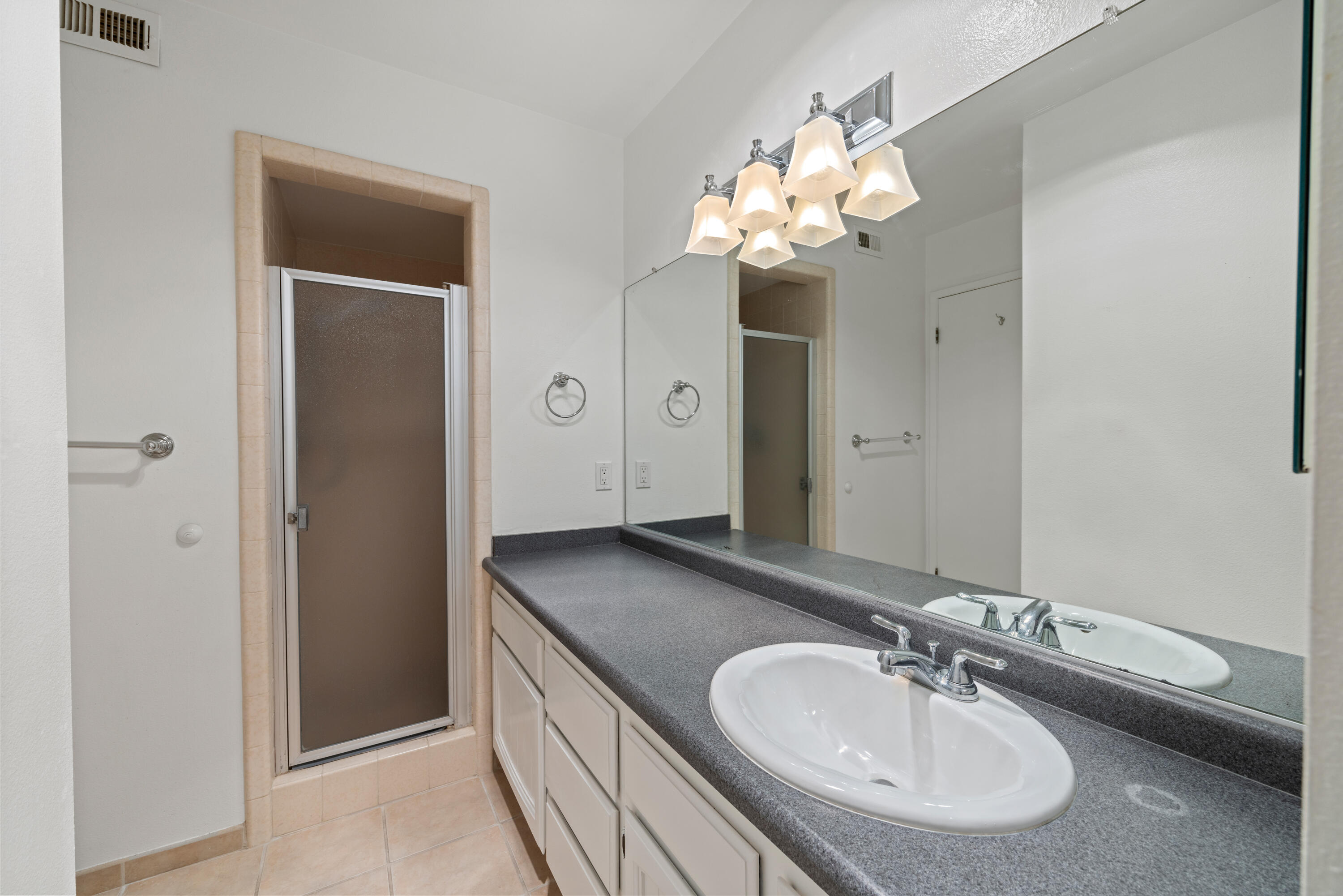 Solvang, California 93463, United States, 2 Bedrooms Bedrooms, ,2 BathroomsBathrooms,Residential,Active,181348