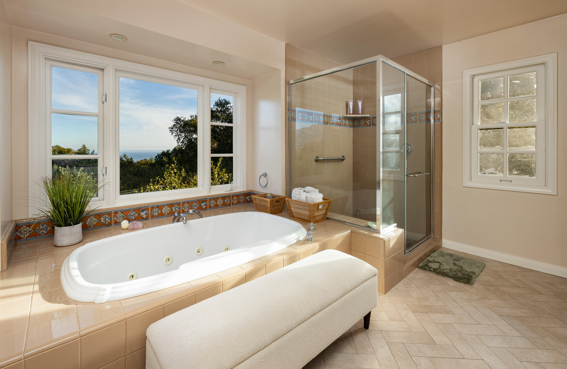 Montecito, California 93108, United States, 3 Bedrooms Bedrooms, ,4 BathroomsBathrooms,Residential,Active,254447