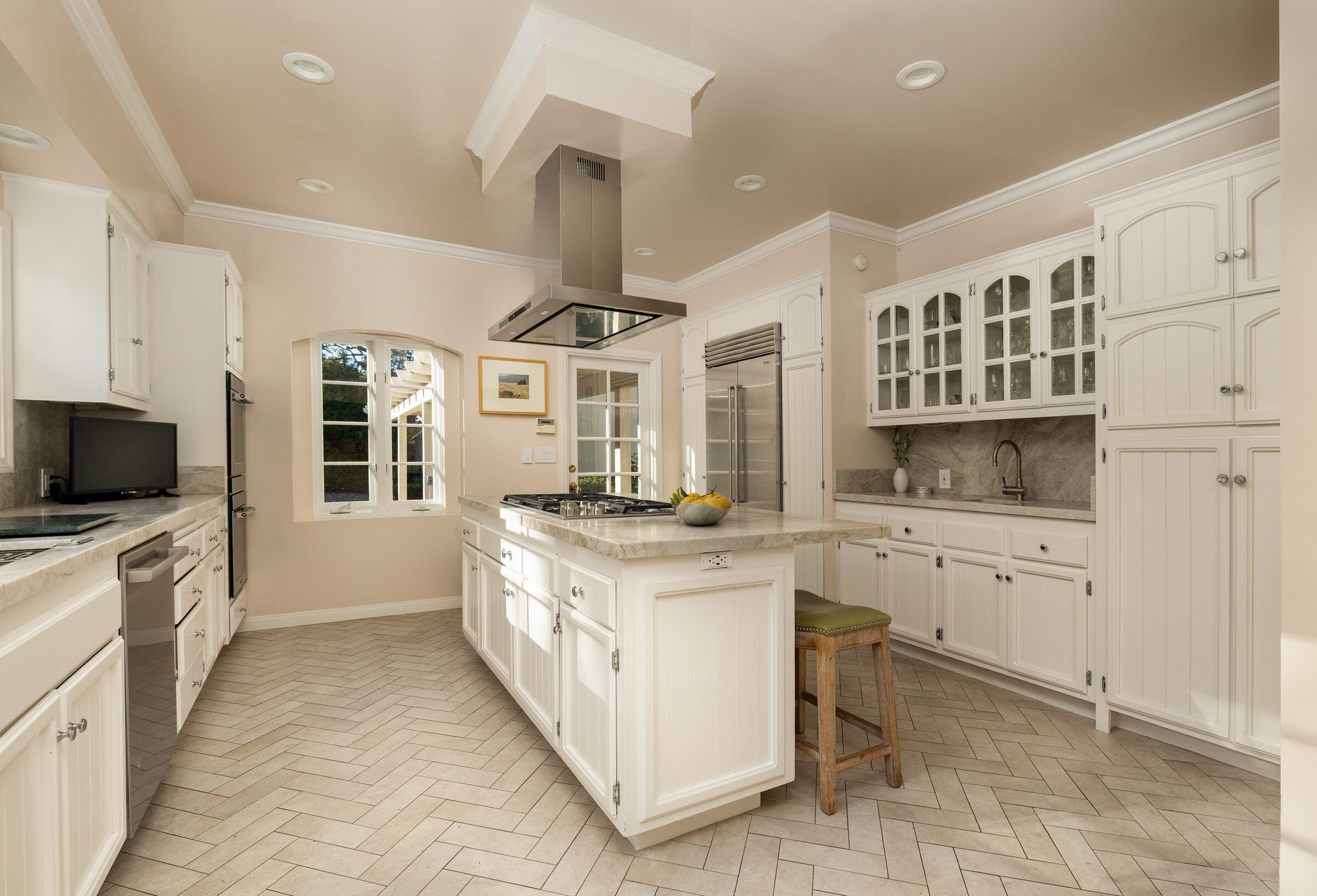 Montecito, California 93108, United States, 3 Bedrooms Bedrooms, ,4 BathroomsBathrooms,Residential,Active,254447