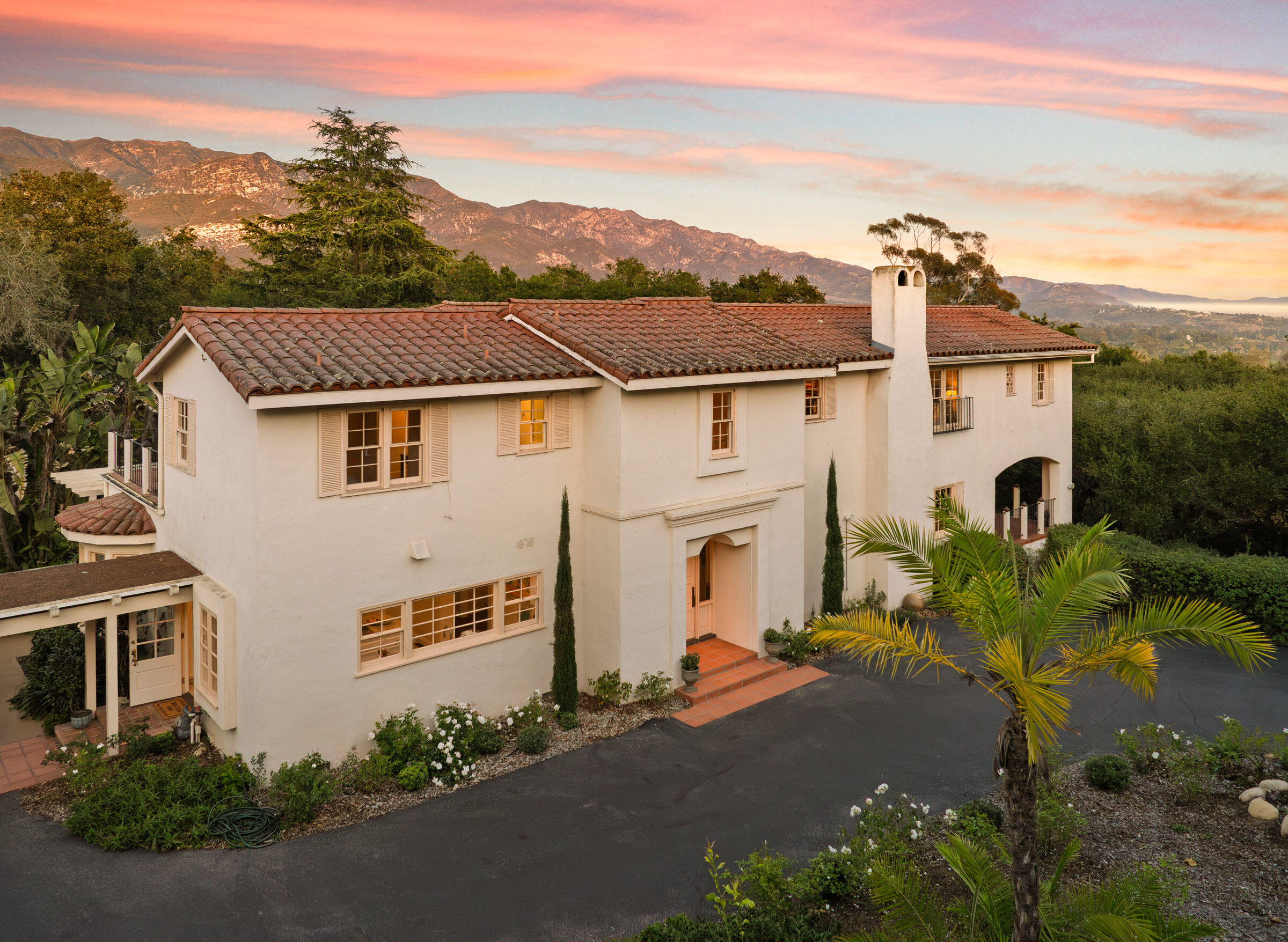 Montecito, California 93108, United States, 3 Bedrooms Bedrooms, ,4 BathroomsBathrooms,Residential,Active,254447