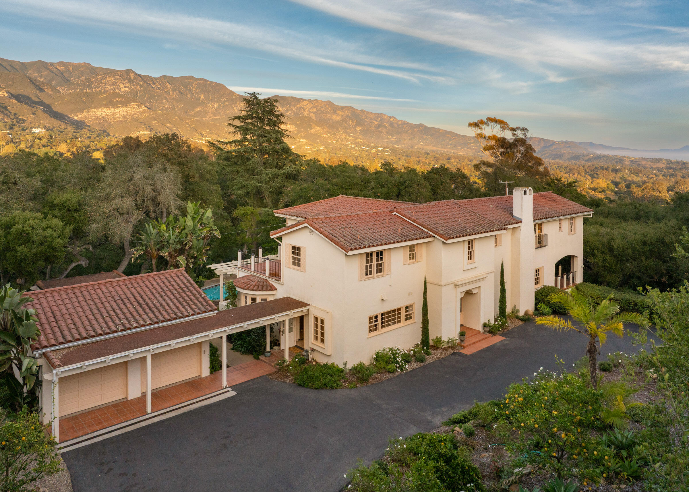 Montecito, California 93108, United States, 3 Bedrooms Bedrooms, ,4 BathroomsBathrooms,Residential,Active,254447