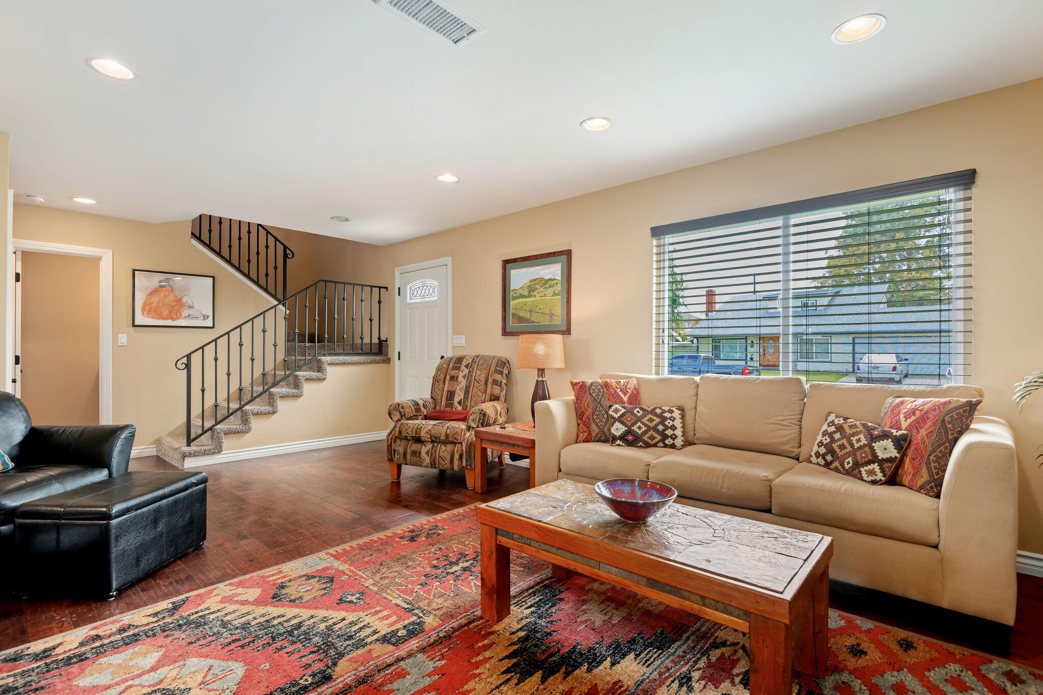 Ventura, California 93003, United States, 4 Bedrooms Bedrooms, ,3 BathroomsBathrooms,Residential,Active,134613