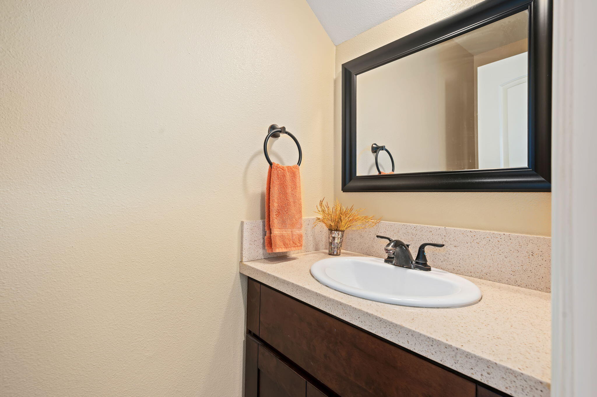 Ventura, California 93003, United States, 4 Bedrooms Bedrooms, ,3 BathroomsBathrooms,Residential,Active,134613