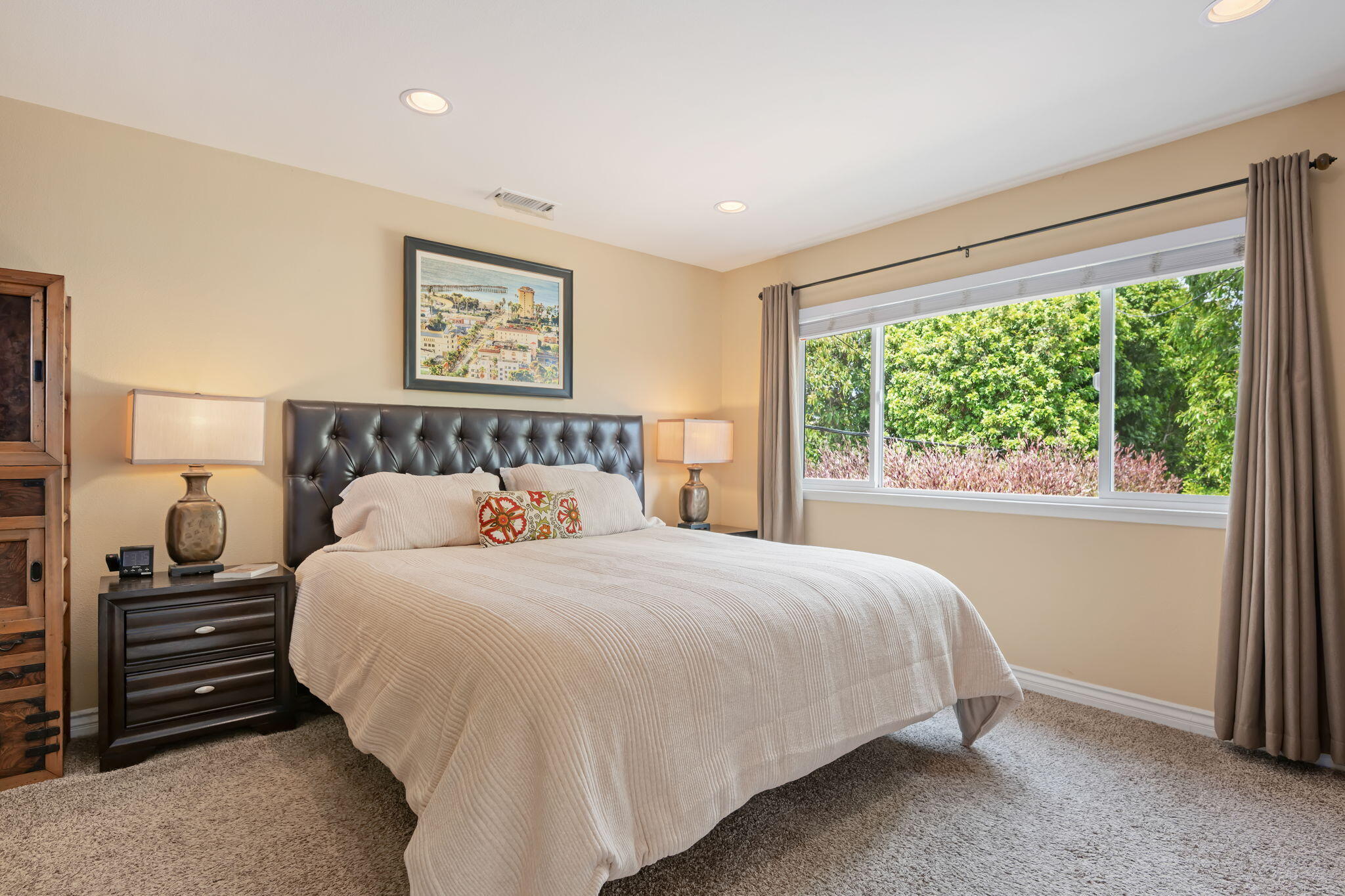 Ventura, California 93003, United States, 4 Bedrooms Bedrooms, ,3 BathroomsBathrooms,Residential,Active,134613