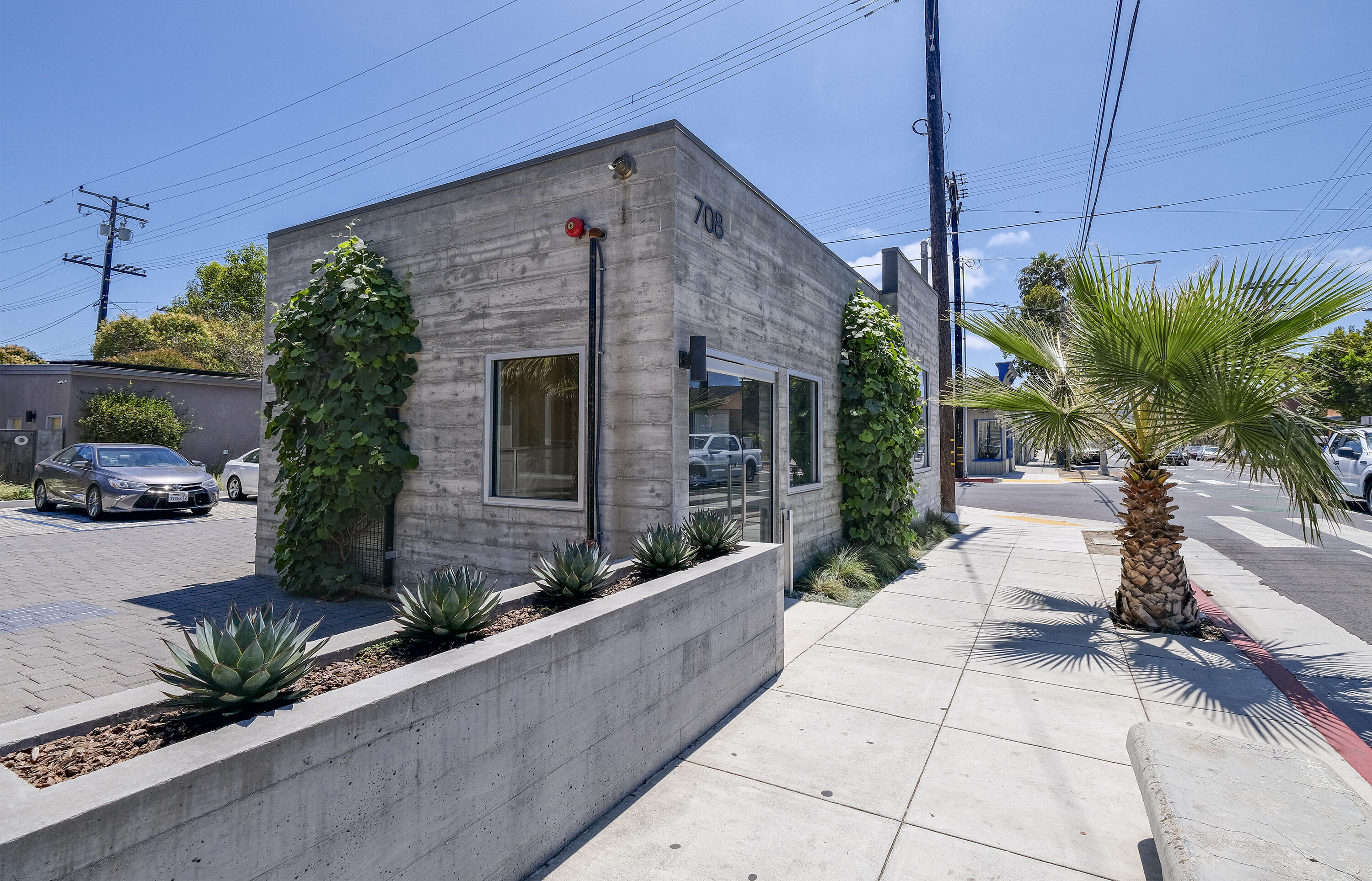 706-708 E Haley Street