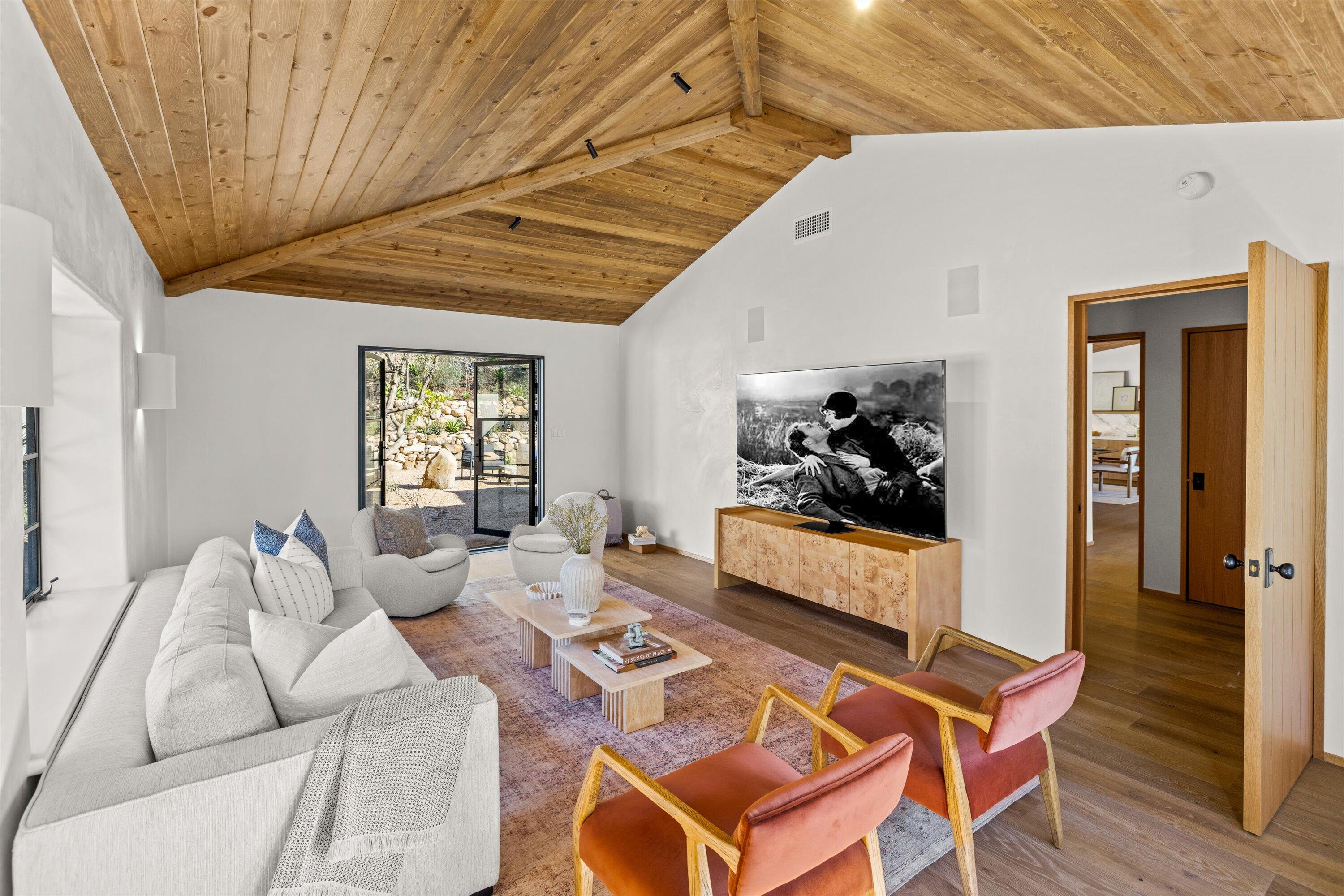 Montecito, California 93108, United States, 4 Bedrooms Bedrooms, ,3 BathroomsBathrooms,Residential,Active,207779