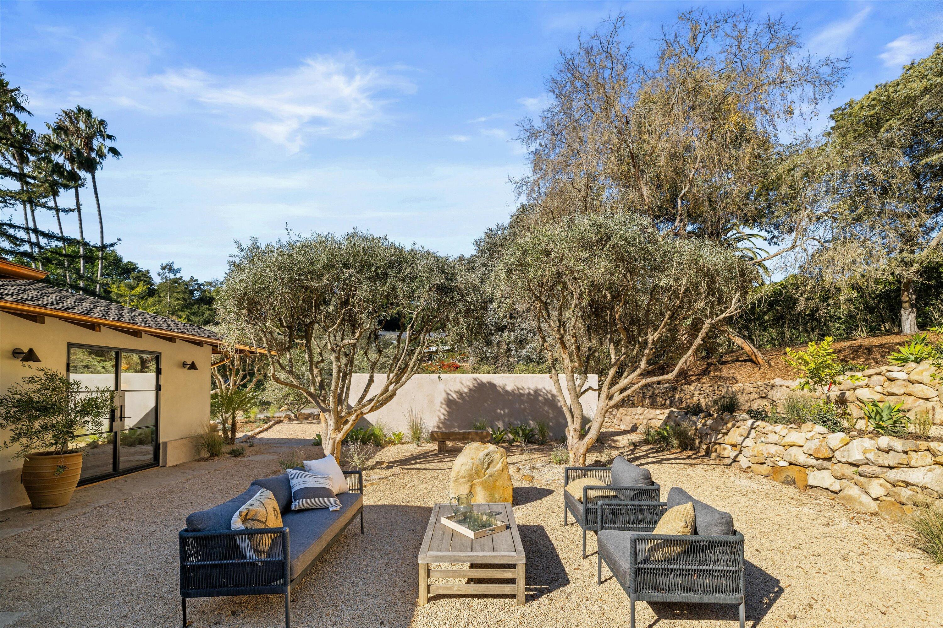 Montecito, California 93108, United States, 4 Bedrooms Bedrooms, ,3 BathroomsBathrooms,Residential,Active,207779