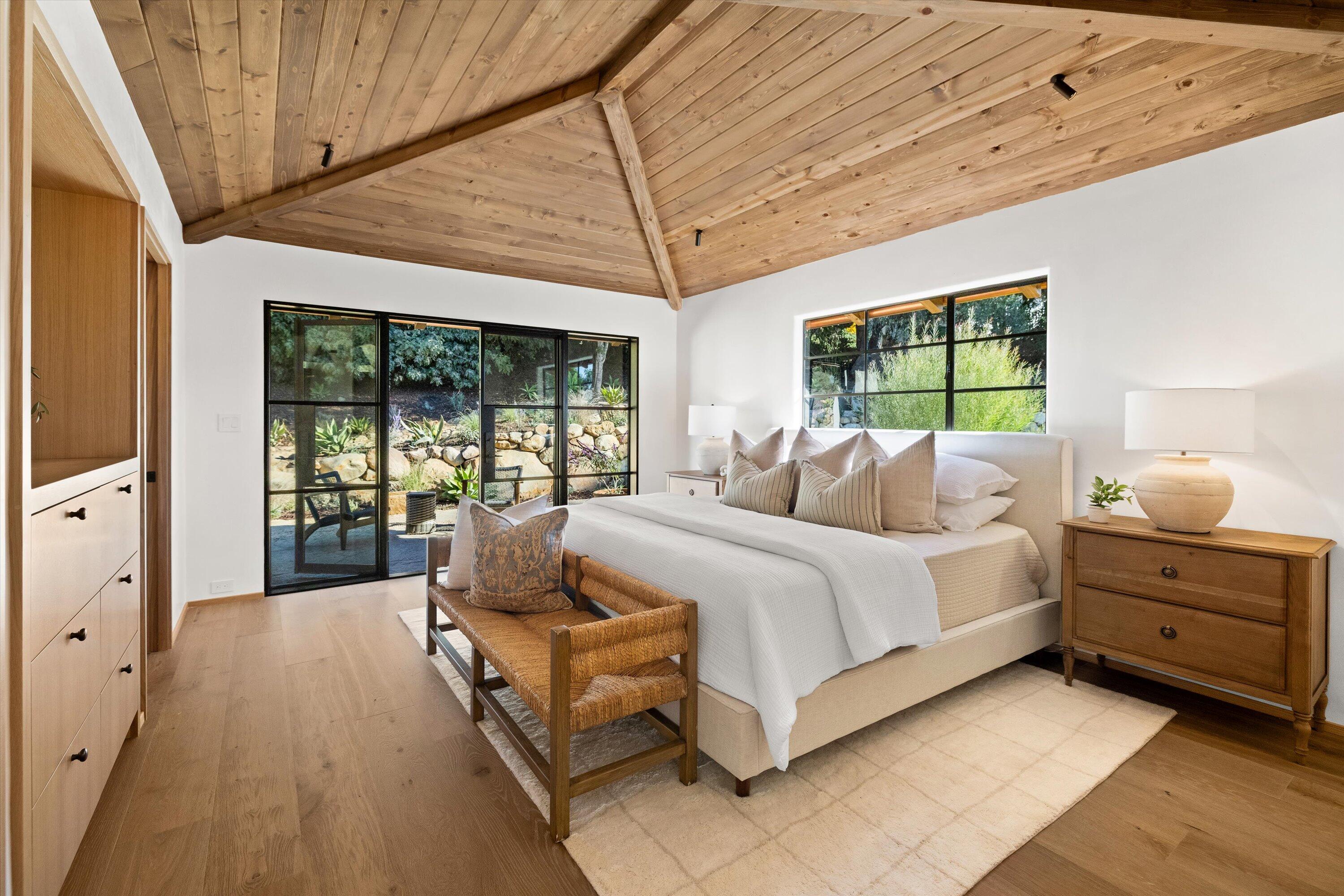 Montecito, California 93108, United States, 4 Bedrooms Bedrooms, ,3 BathroomsBathrooms,Residential,Active,207779