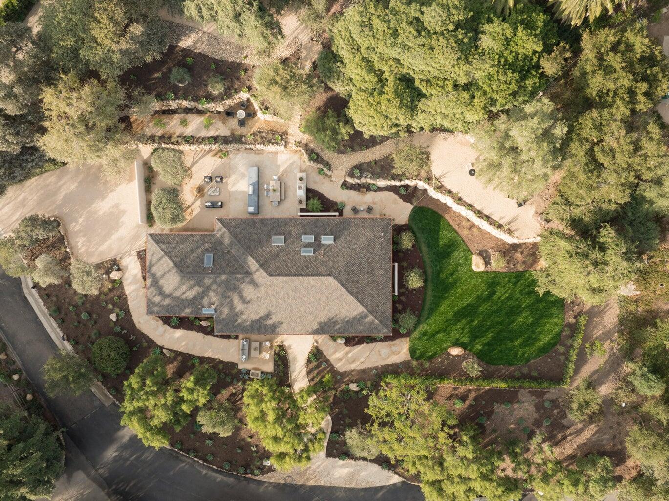 Montecito, California 93108, United States, 4 Bedrooms Bedrooms, ,3 BathroomsBathrooms,Residential,Active,207779