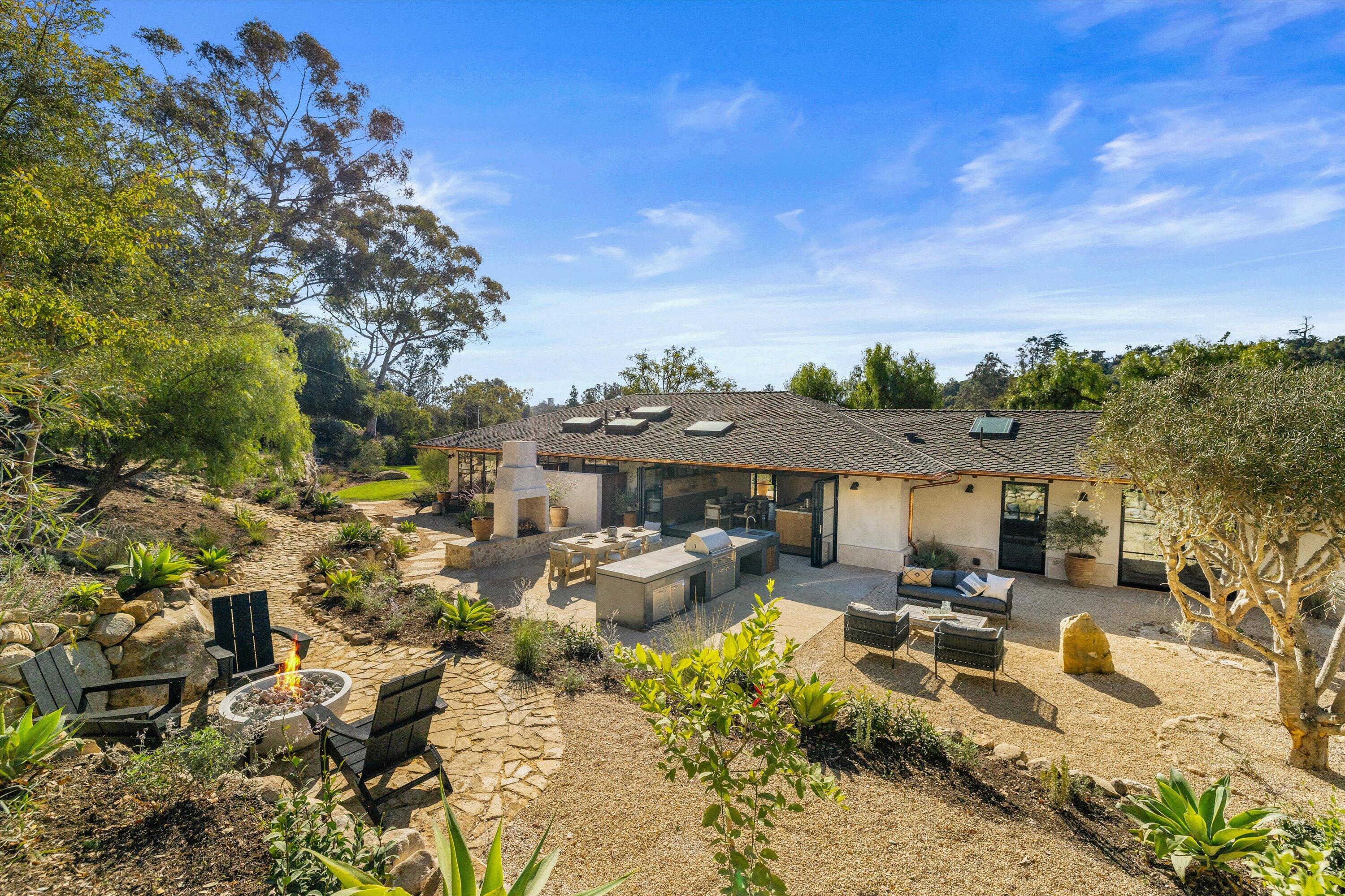 Montecito, California 93108, United States, 4 Bedrooms Bedrooms, ,3 BathroomsBathrooms,Residential,Active,207779