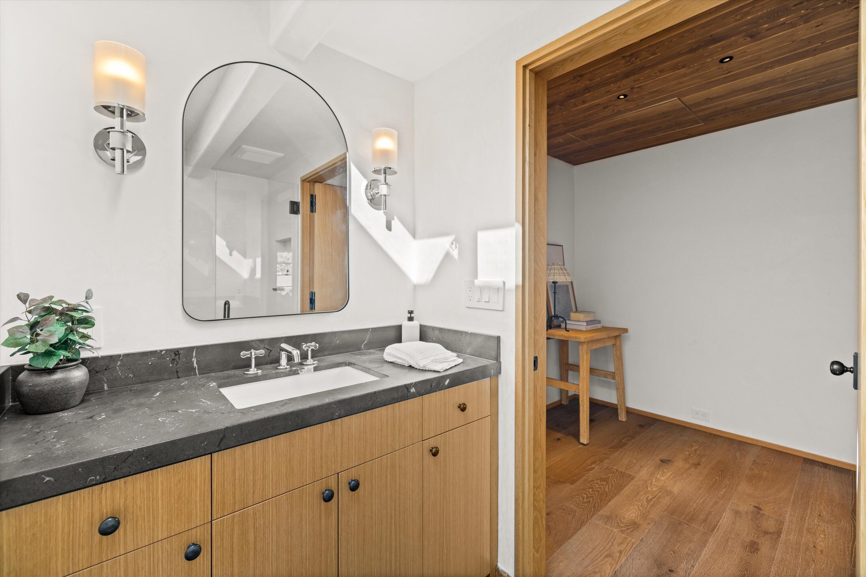 Montecito, California 93108, United States, 4 Bedrooms Bedrooms, ,3 BathroomsBathrooms,Residential,Active,207779