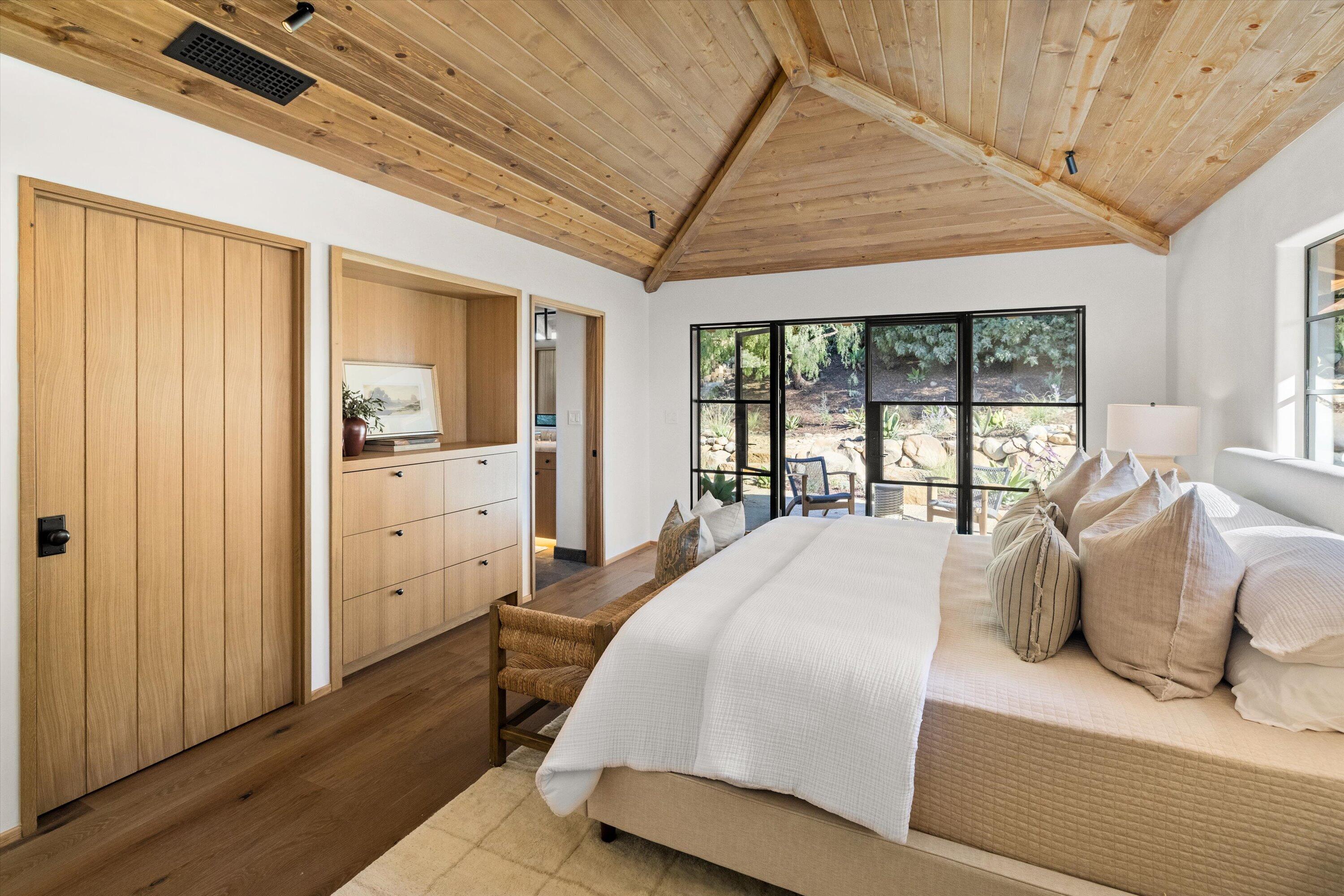 Montecito, California 93108, United States, 4 Bedrooms Bedrooms, ,3 BathroomsBathrooms,Residential,Active,207779