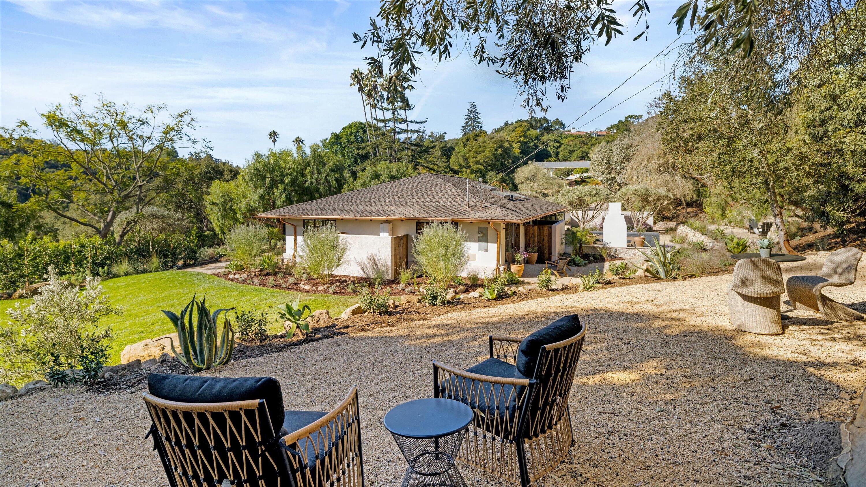 Montecito, California 93108, United States, 4 Bedrooms Bedrooms, ,3 BathroomsBathrooms,Residential,Active,207779